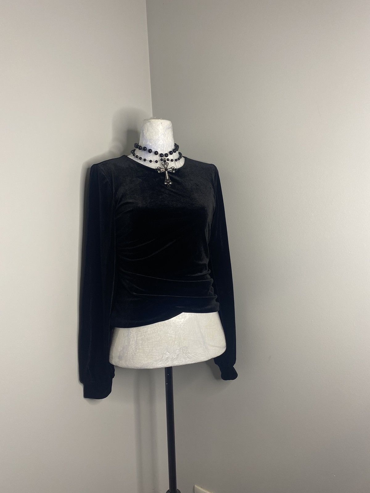 Gorgeous velour black whimsigoth long sleeve top