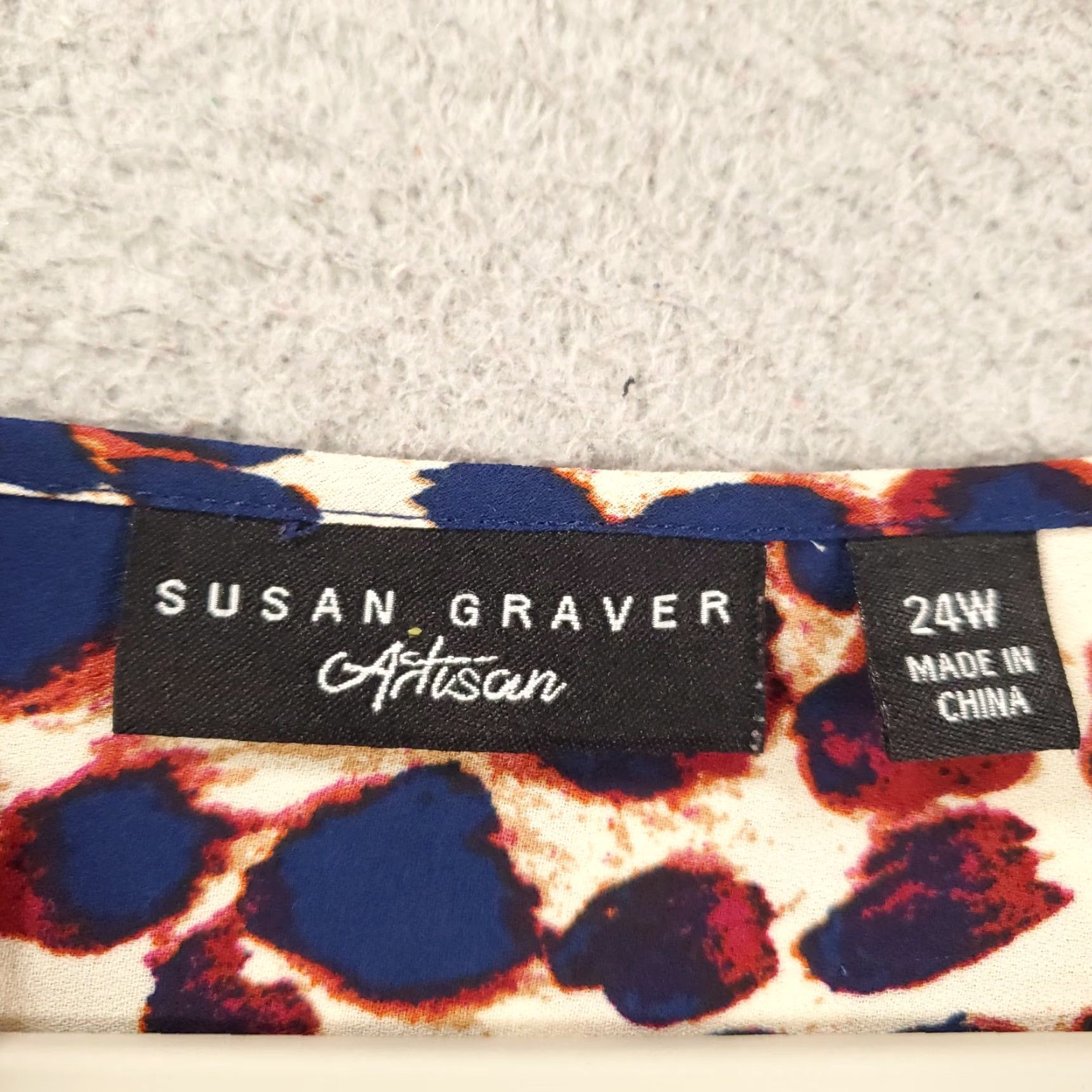 Vintage Susan Graver Blouse Womens 24W Blue Ivory Leopard Studded Gem Neck Tunic Size 4XL / US 24-26 - 5 Thumbnail