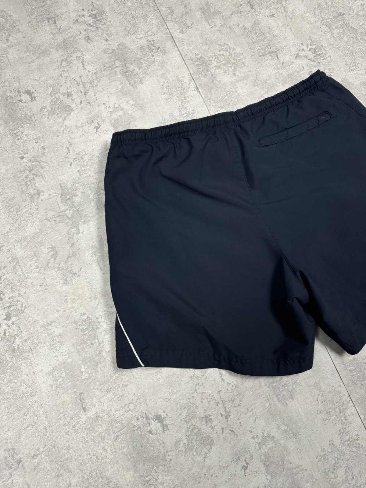 Nike Vintage Nike Y2K Streetwear Sportswear Shorts Size XL Size US 37 - 7 Thumbnail