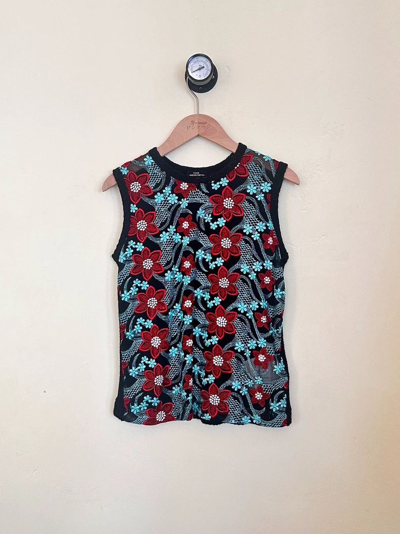 Comme des Garcons Comme Des Garcons Embroidered Knit Vest Size M / US 6-8 / IT 42-44 - 1 Thumbnail