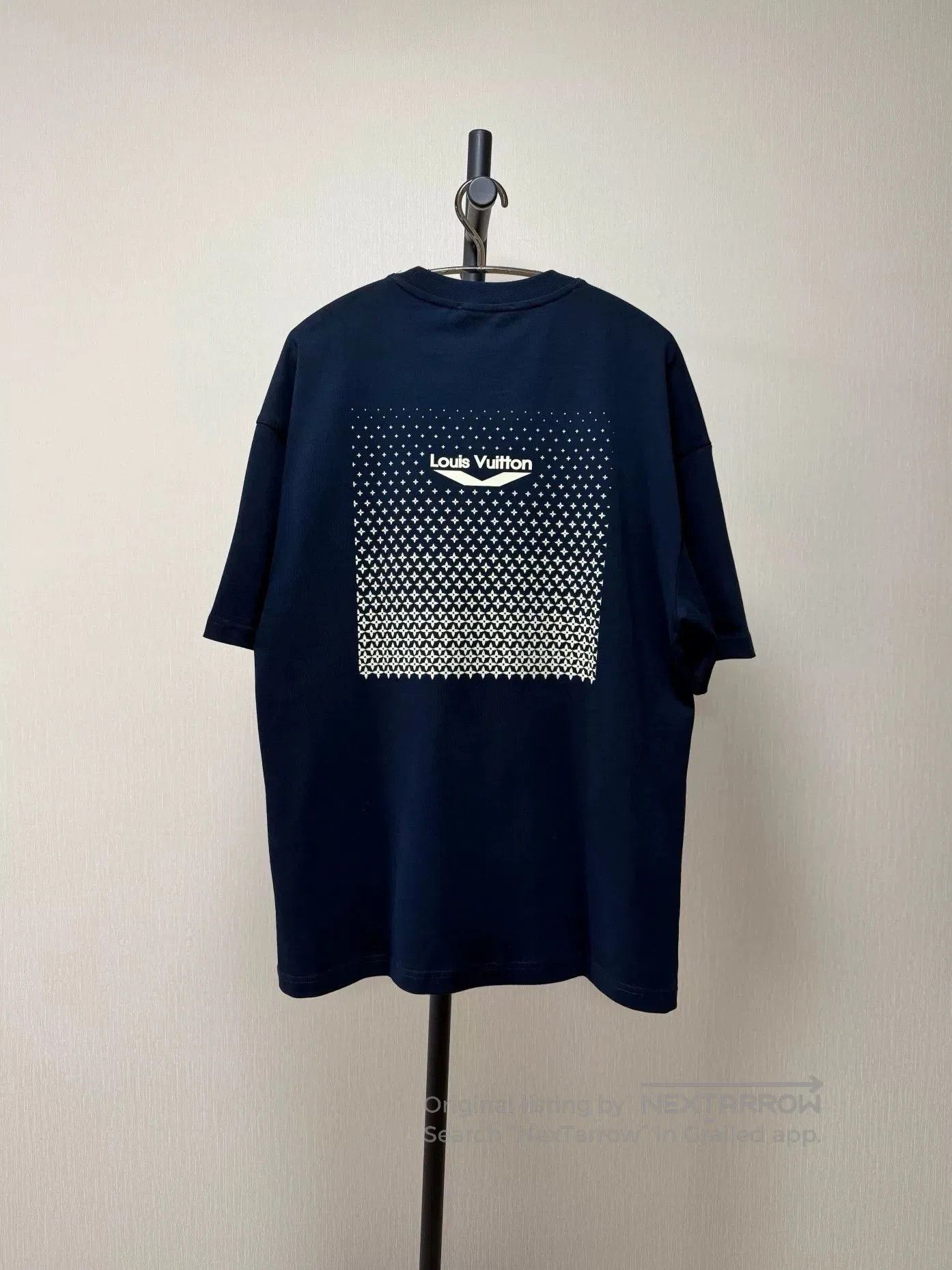 Louis Vuitton Men's Louis Vuitton Dark Blue T-Shirt. Size US XL / EU 56 / 4 - 2 Thumbnail