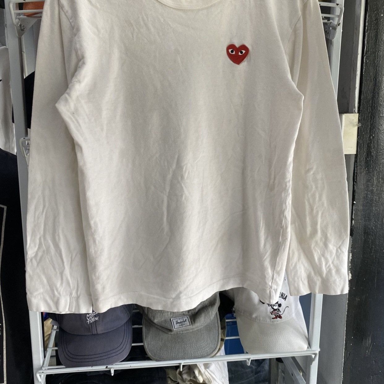 Comme des Garcons PLAY CDG Play Comme des Garçons Red Heart Logo Long Sleeve White Size US M / EU 48-50 / 2 - 4 Thumbnail