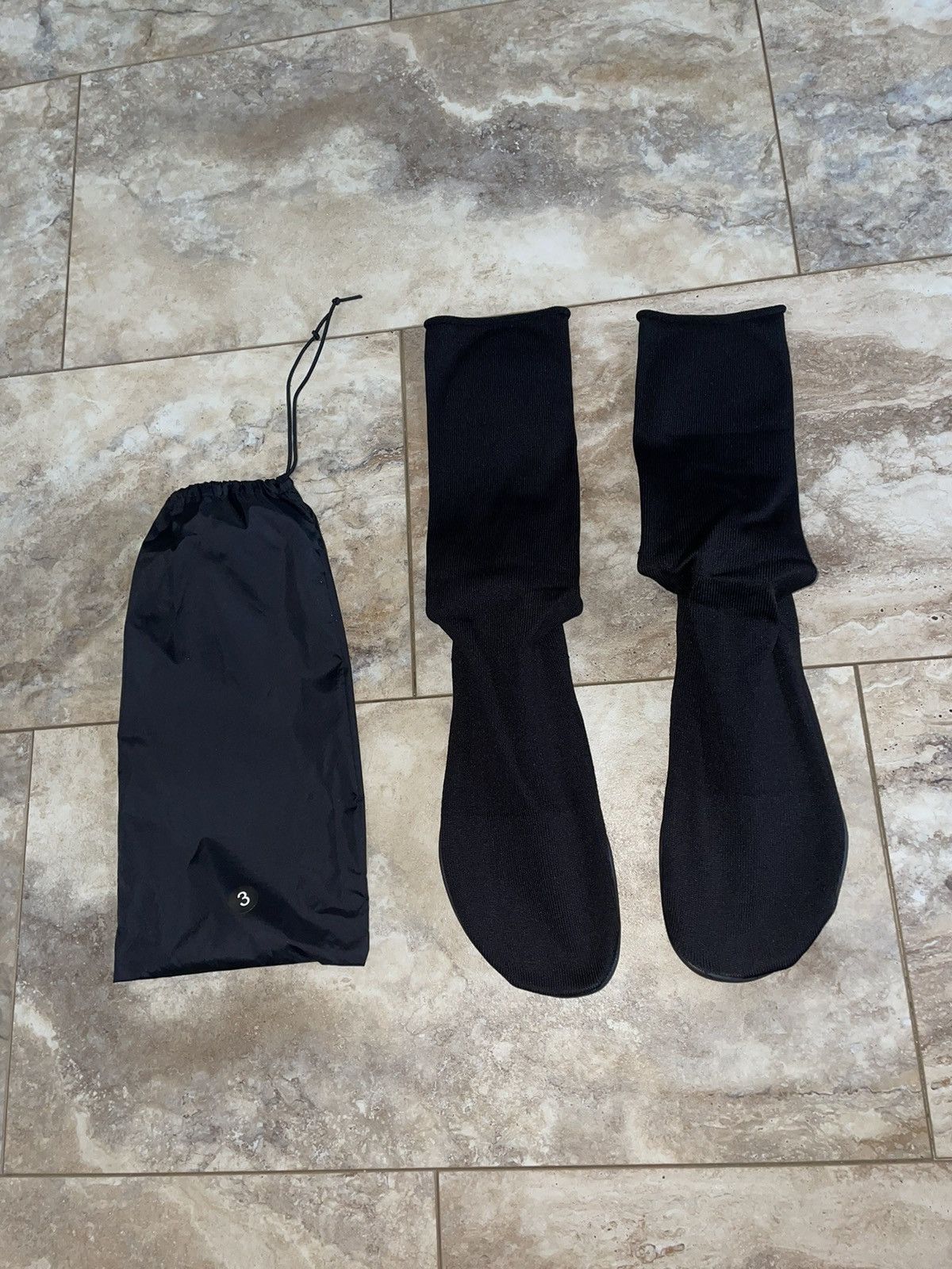 Yeezy YZY PODS BLACK SIZE 3 BRAND NEW Yzypods-blk Size US 12 / EU 45 - 2 Thumbnail