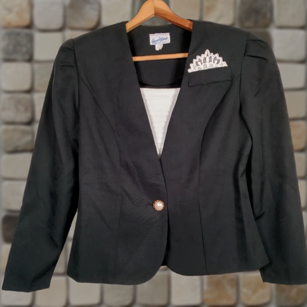 Vintage VINTAGE Good Times Blazer Jacket Women 8/9 Cropped Lace Trim Black 80s Designer? No just Good Times Blazer Women 8/9 Black Cropped Lace Trim 1980s NOS Size M / US 6-8 / IT 42-44 - 1 Thumbnail
