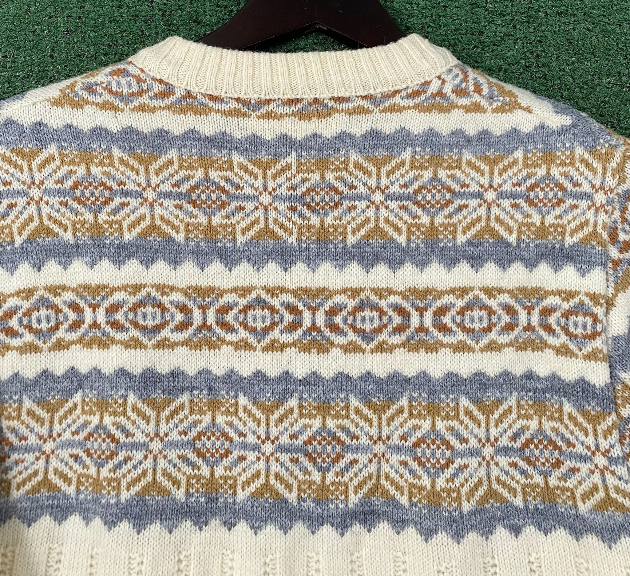 Jantzen 80’s Jantzen Fair Isle Wool Blend V-Neck Sweater Medium Size US M / EU 48-50 / 2 - 6 Thumbnail