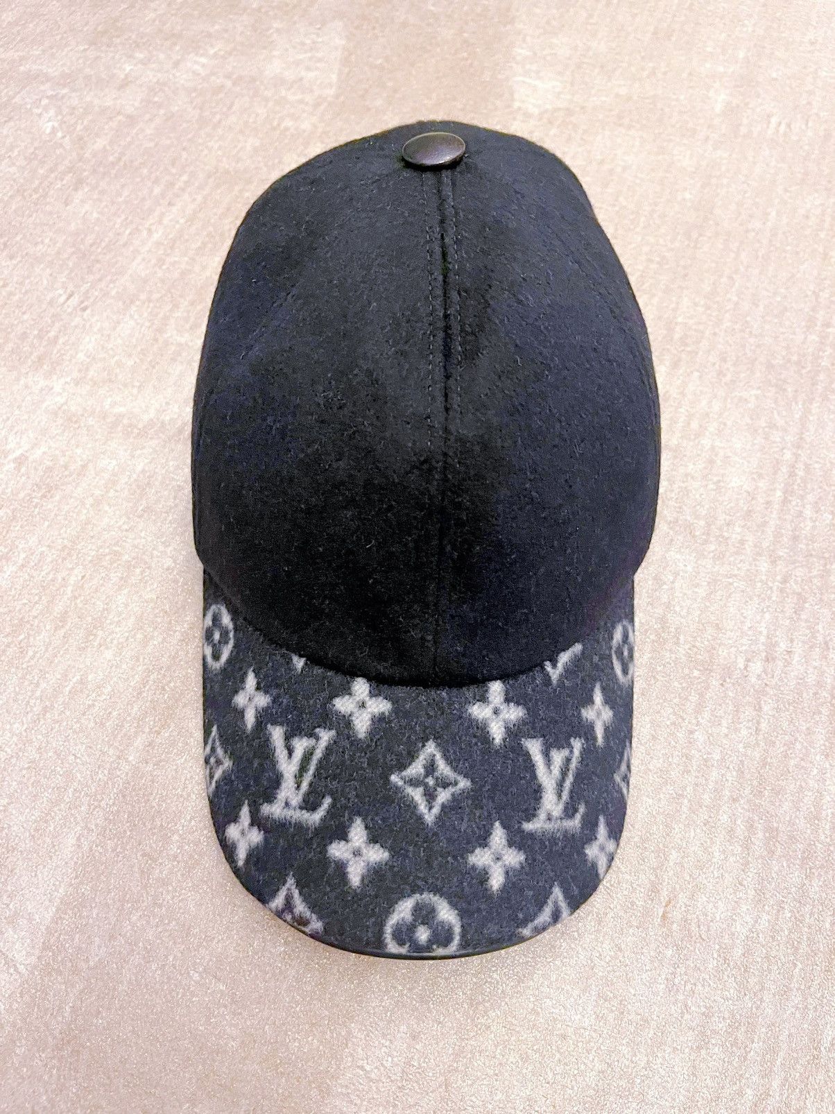 Louis Vuitton Louis Vuitton Luxury Hats Size ONE SIZE - 11 Thumbnail