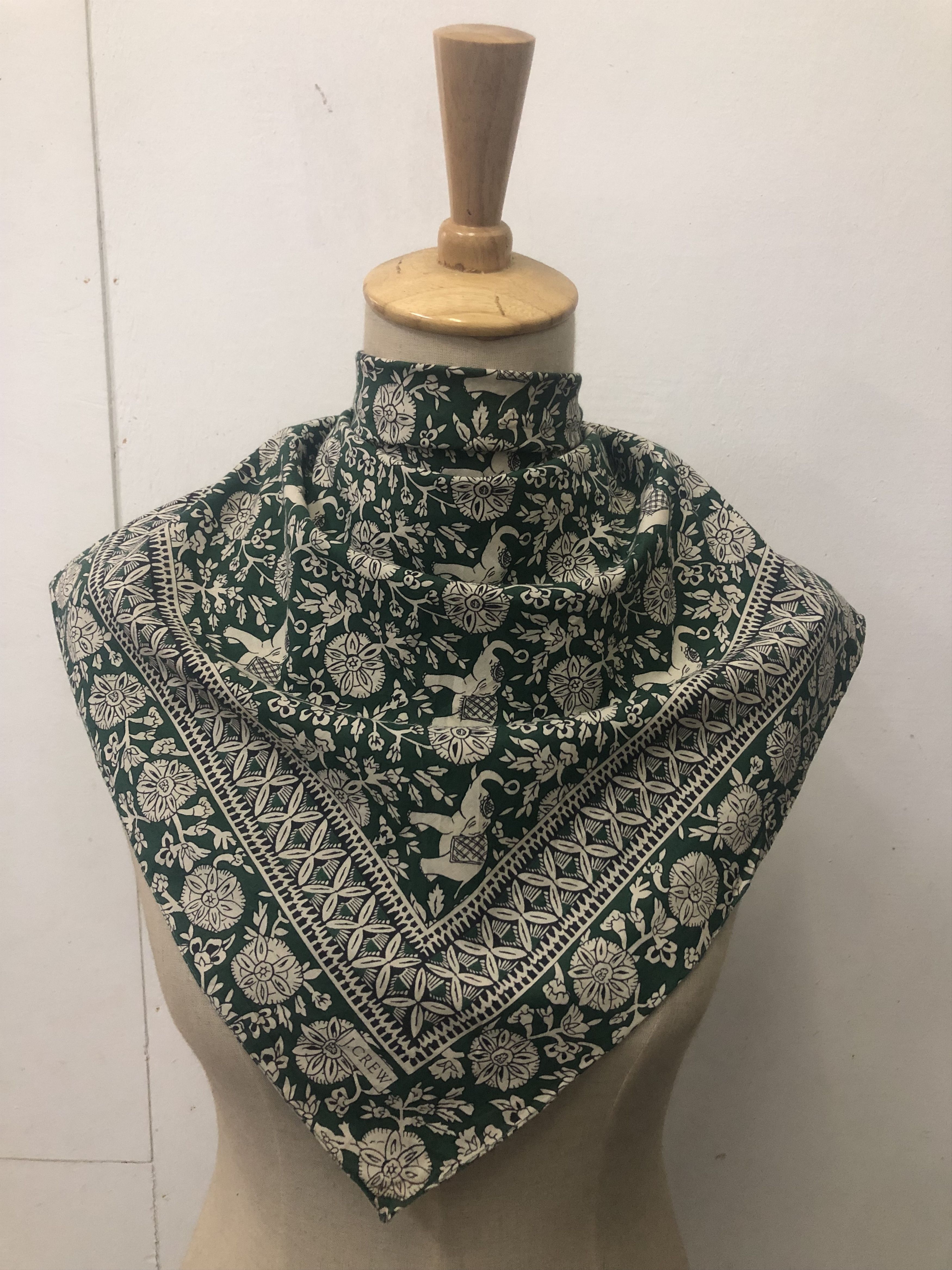Designer × Luxury × Streetwear Supreme Trash Silk Scarf