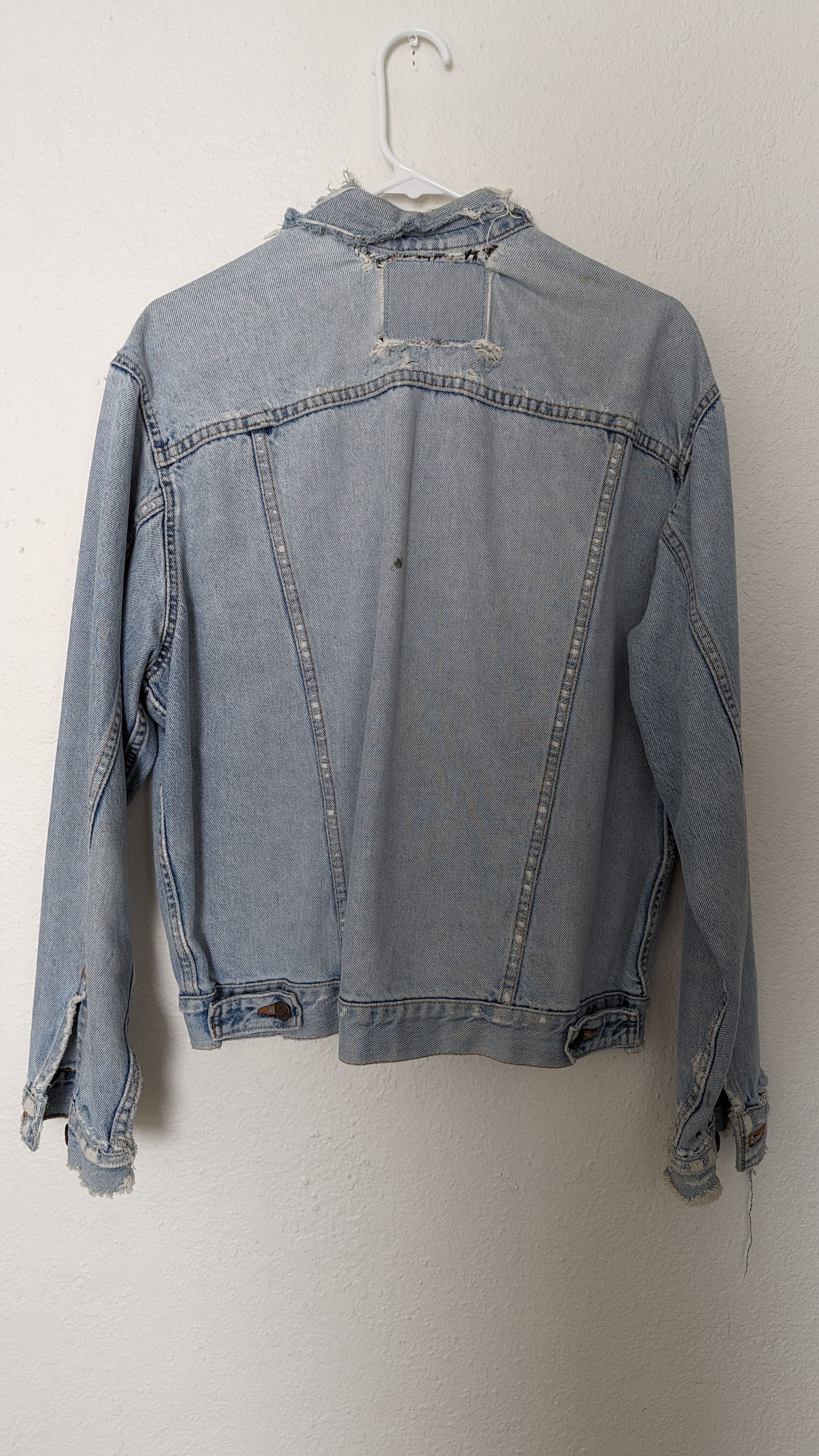 Levi's Late 80s Light Wash Distressed Trucker Size US S / EU 44-46 / 1 - 2 Thumbnail