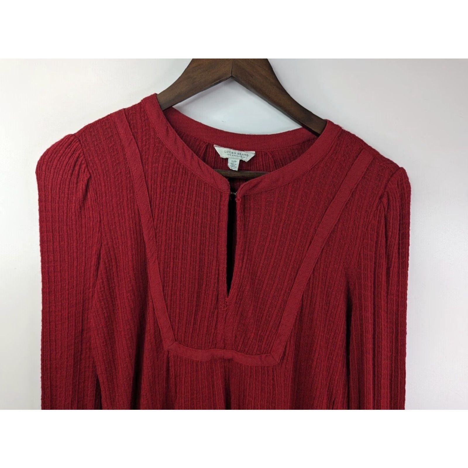 Lucky Brand Lucky Brand Blouse Womens Small Red Drop Needle Peasant V-Neck Long Sleeve Balloon Sleeve Floral Top 7W64388 XS? Size S / US 4 / IT 40 - 2 Thumbnail