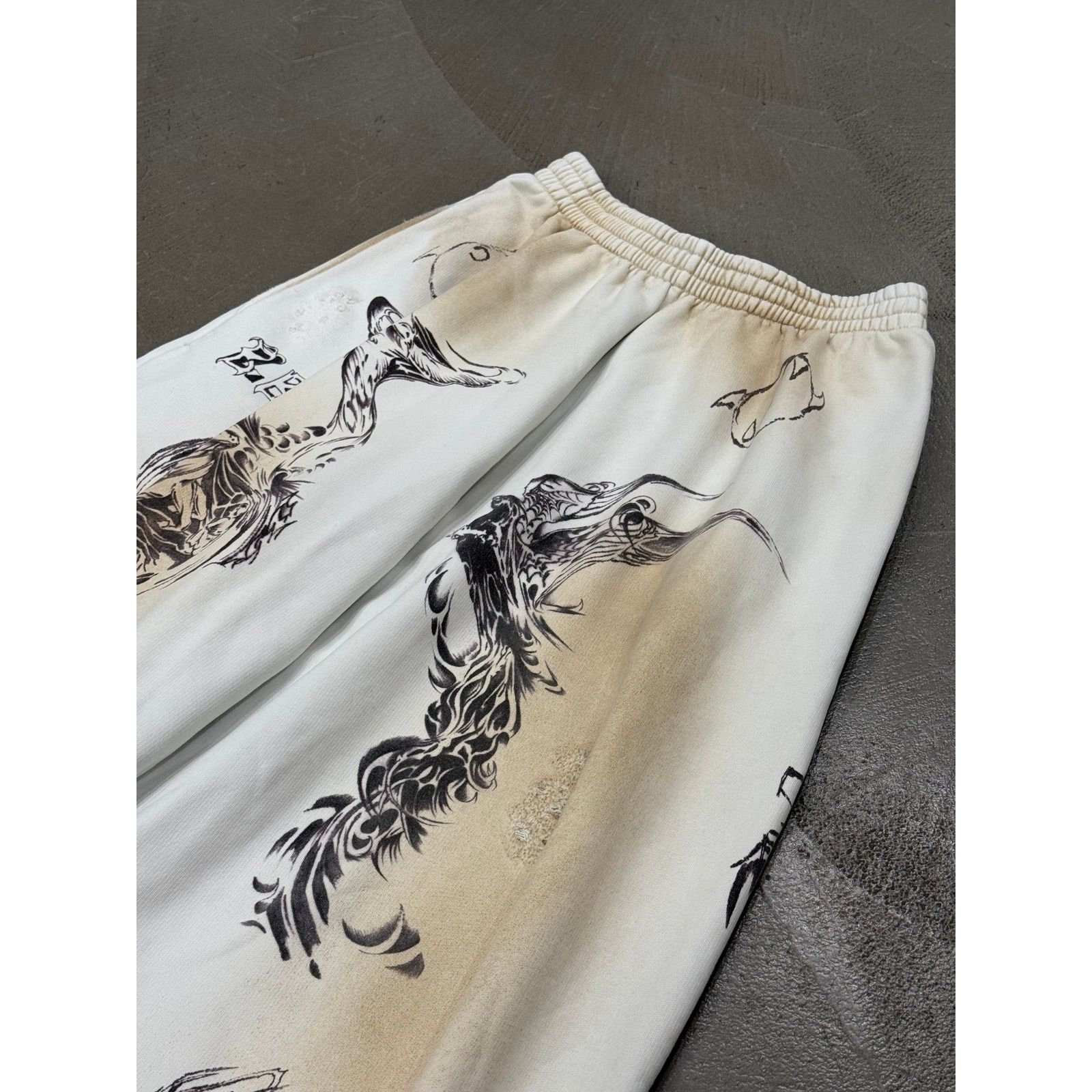 Balenciaga S/S2024 Balenciaga tattoo sweatpants Size US 28 / EU 44 - 4 Thumbnail