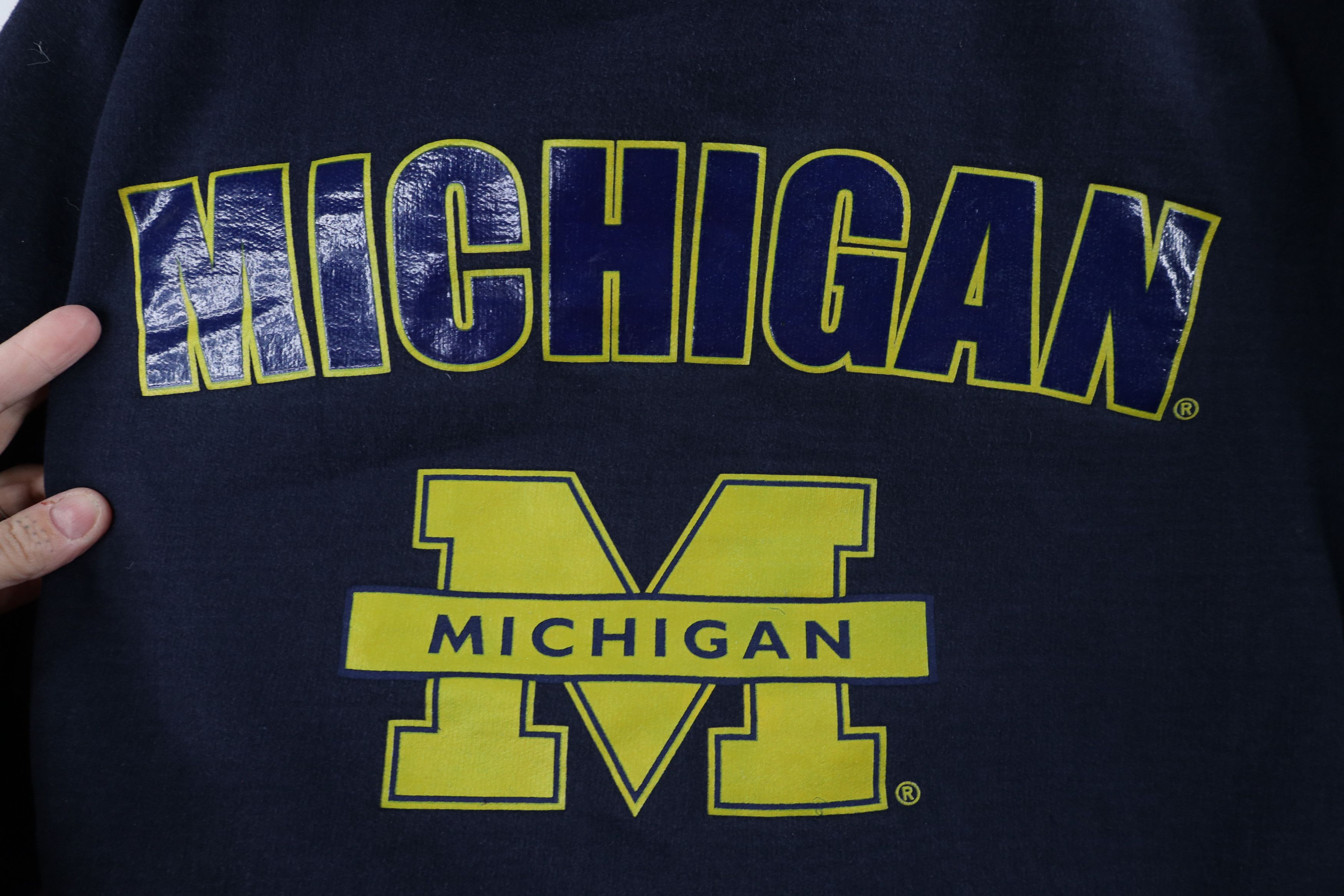 Vintage Vintage 90s University of Michigan Hoodie Sweatshirt Size M / US 6-8 / IT 42-44 - 4 Thumbnail