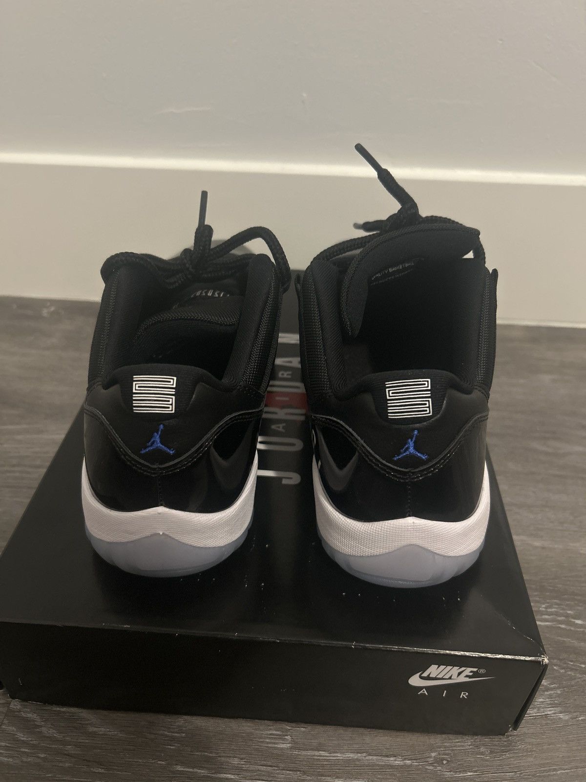 Nike Air Jordan 11 retro low Space Jams Size US 10 / EU 43 - 2 Thumbnail