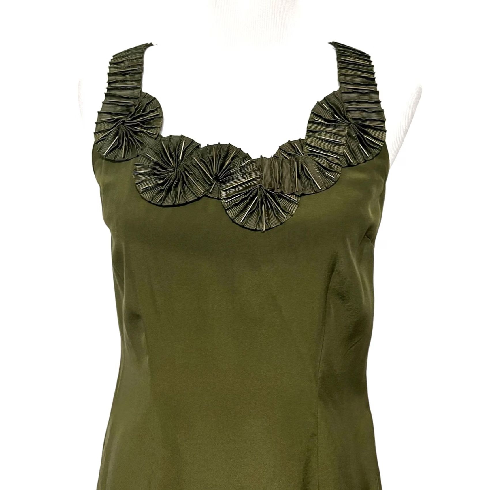 Vintage Cynthia Steffe Silk Dress Sleeveless Beaded Neckline Pockets Size 4 Womens Short 100% Silk Burgundy/Green Solid Party Cocktail Sheath Tank Dress Size S / US 4 / IT 40 - 2 Thumbnail