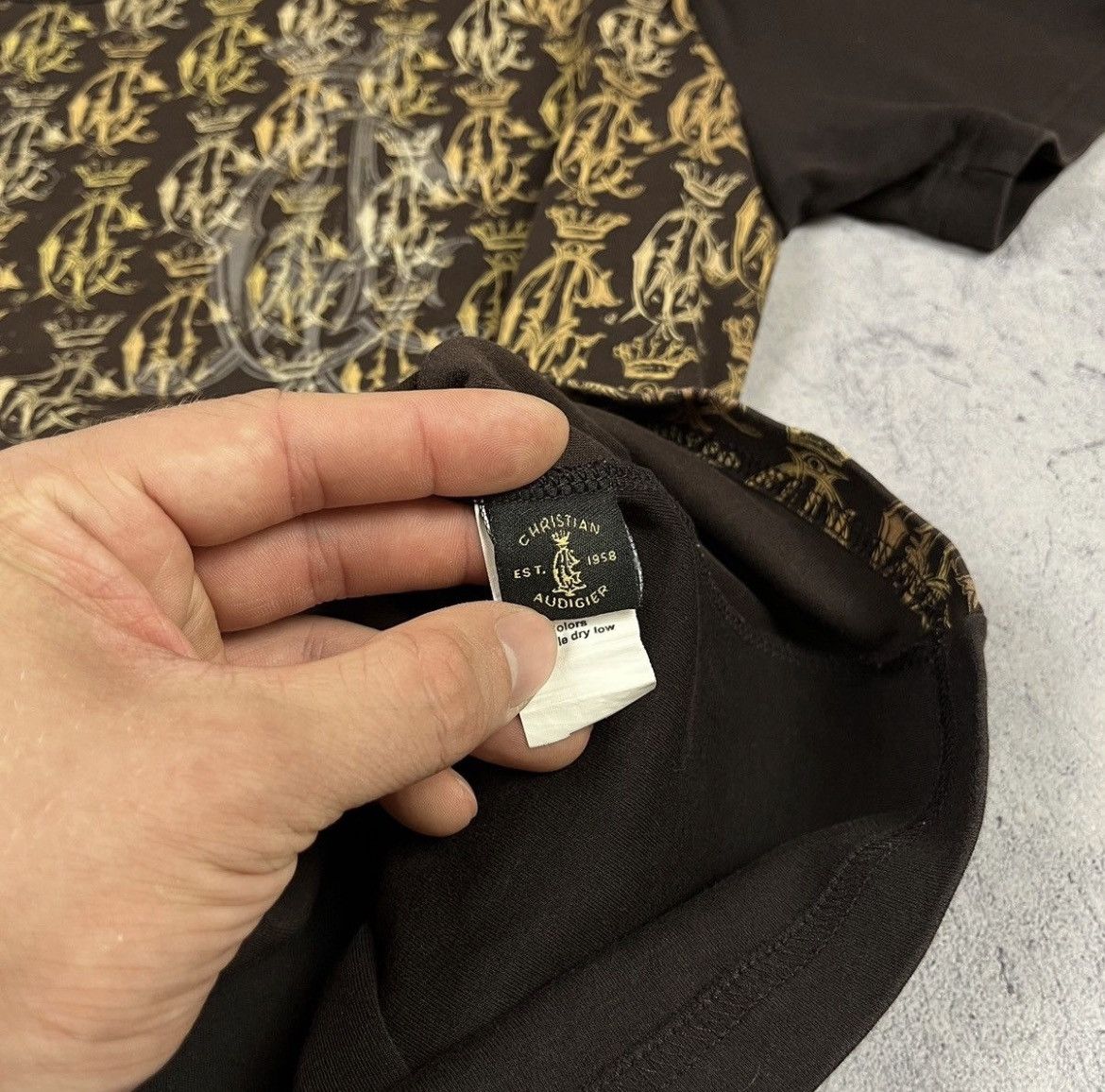 Christian Audigier Vintage Christian Audigier y2k AOP rare brown tee 90’s Size US L / EU 52-54 / 3 - 19 Thumbnail