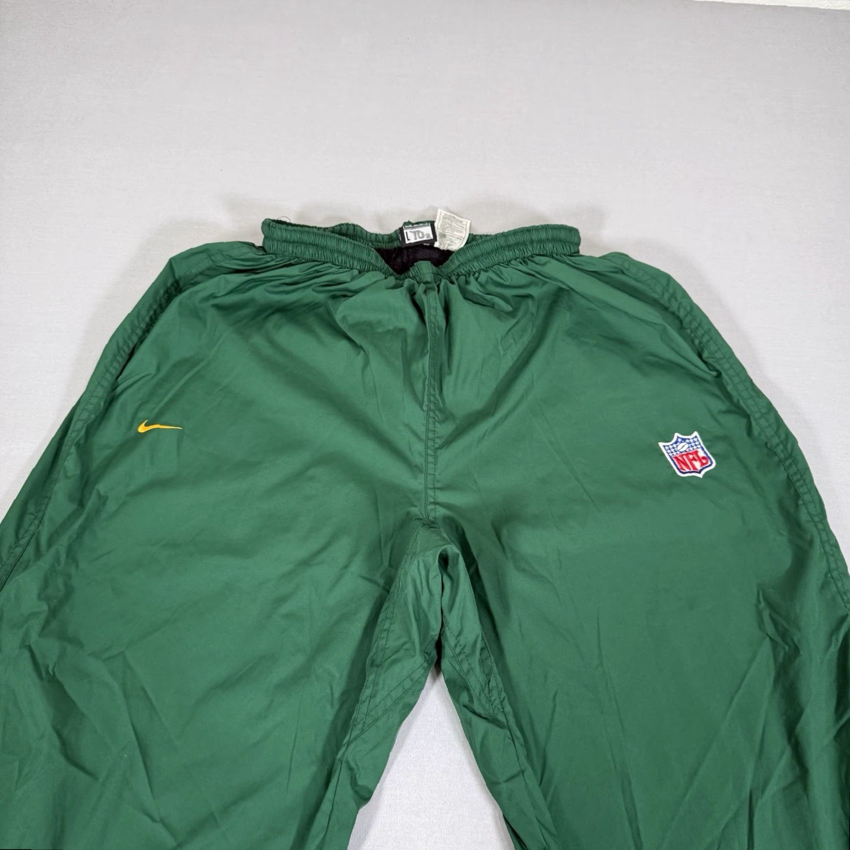 Nike VINTAGE Nike Pants Mens Large Track Windbreaker Green Bay Packers NFL Lined Y2K Size US 33 - 2 Thumbnail
