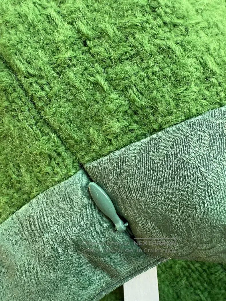 Chanel Chanel 24a green skirt Size 42" / US 20 - 4 Thumbnail