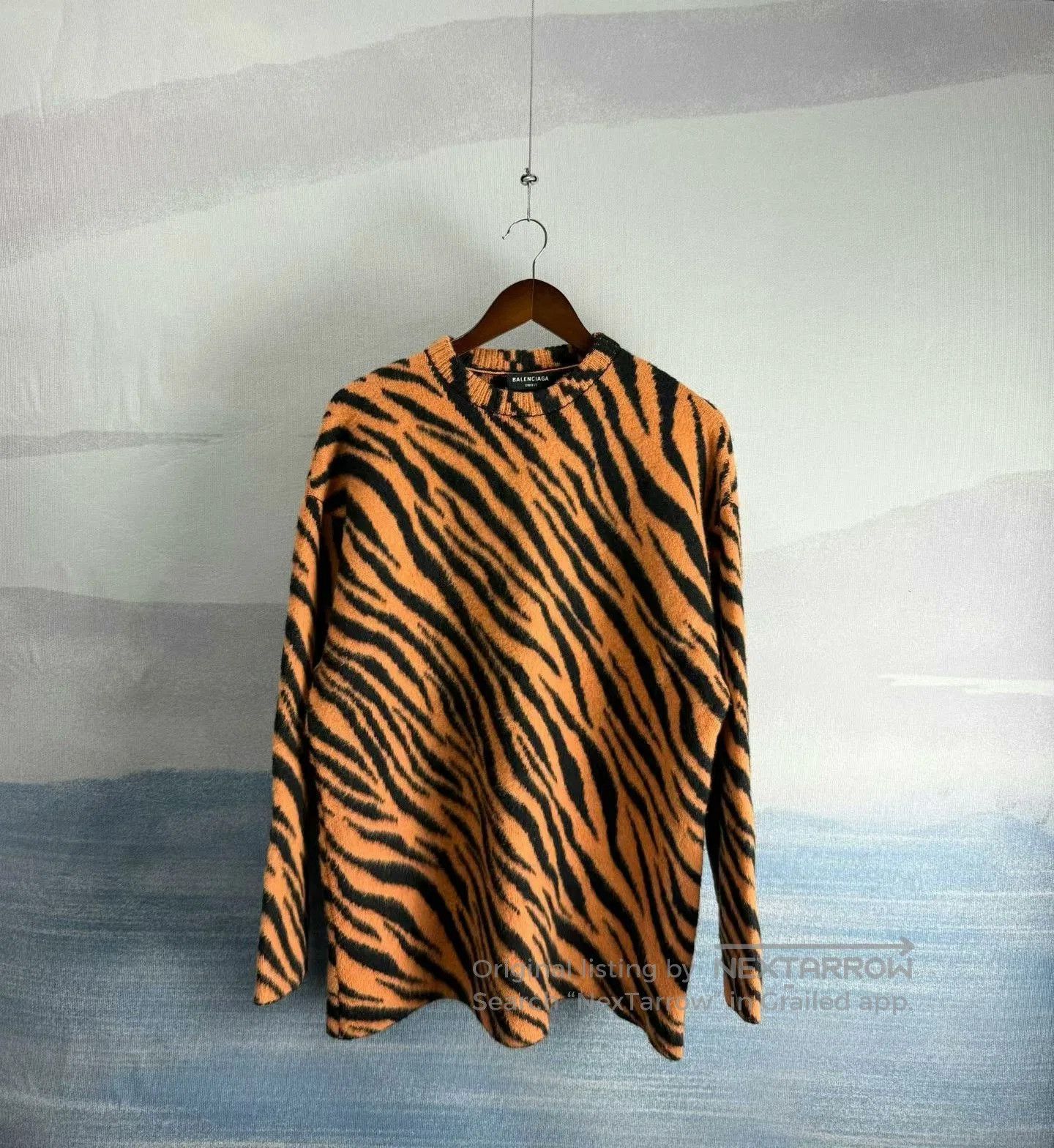 Balenciaga balenciaga tiger print sweater in black orange. Size US M / EU 48-50 / 2 - 1 Thumbnail
