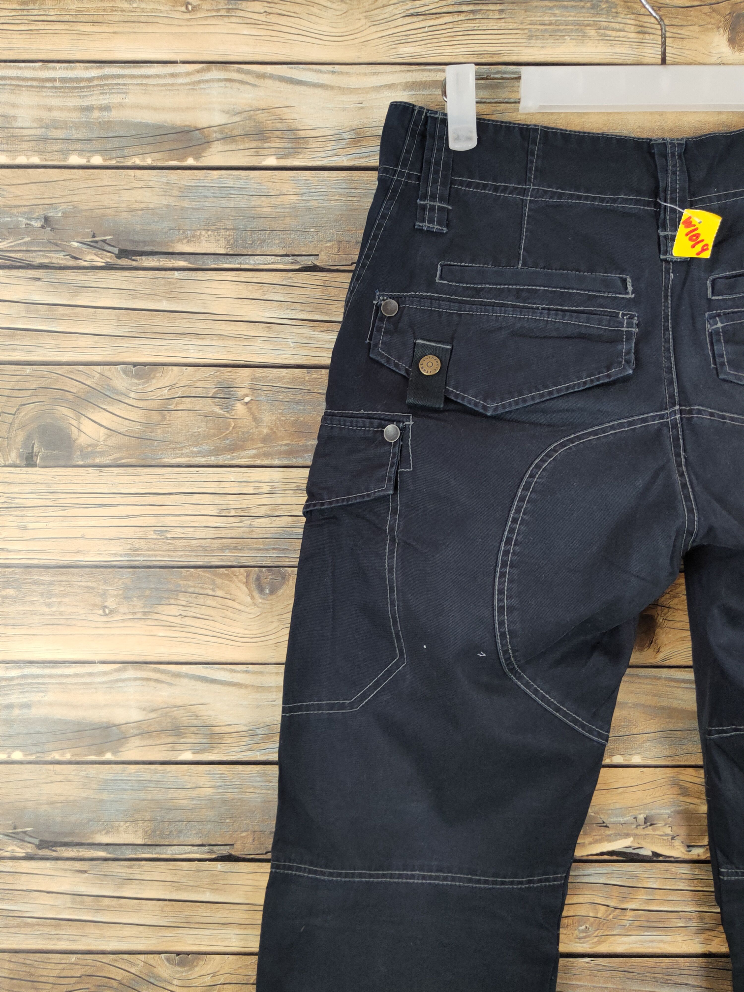 Japanese Brand Japanese Brand Black Multipocket Cargo Pants #W1019 Size US 31 - 8 Thumbnail
