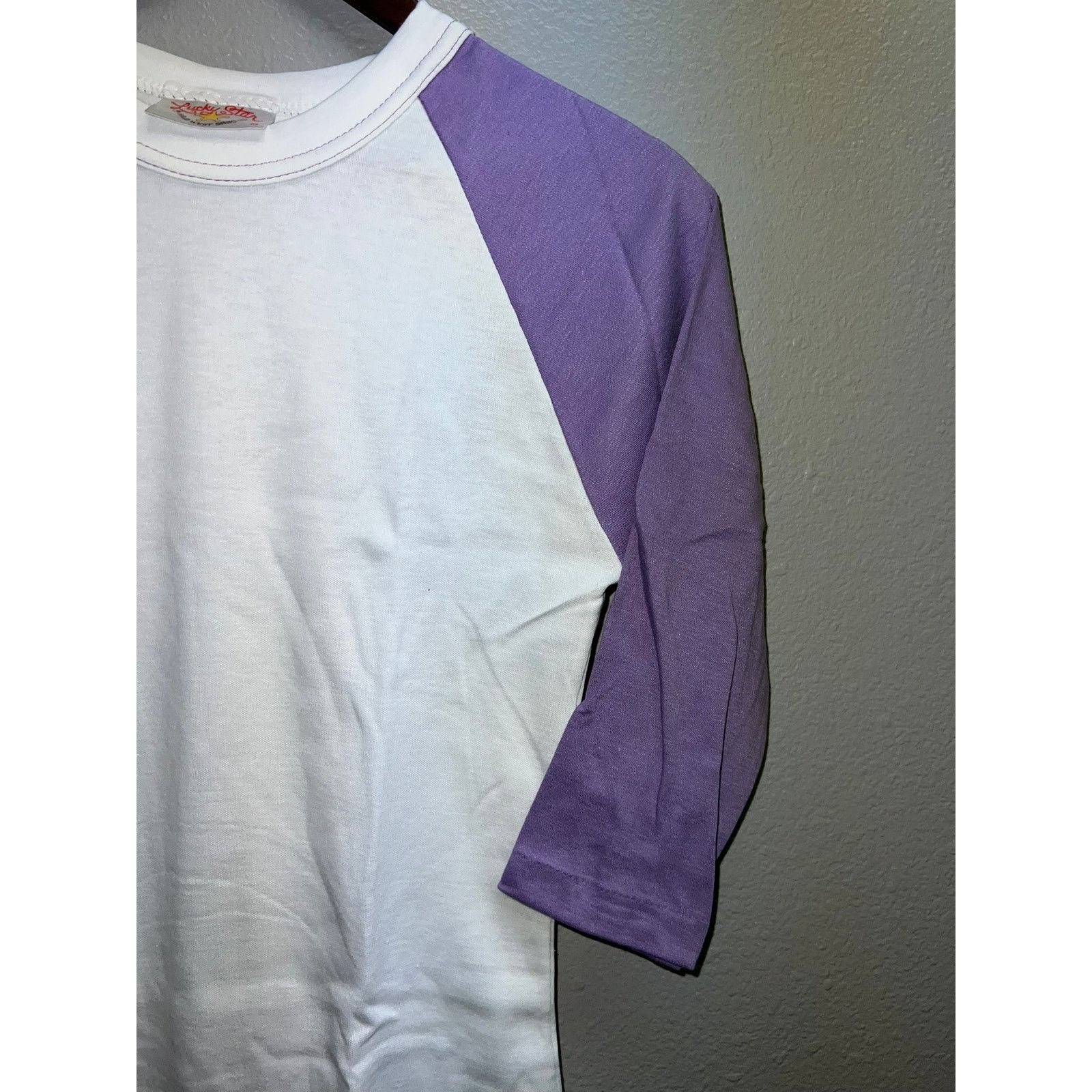 Vintage 80s Women's Lucky Star White Purple Raglan Shirt Grape M Size M / US 6-8 / IT 42-44 - 3 Thumbnail