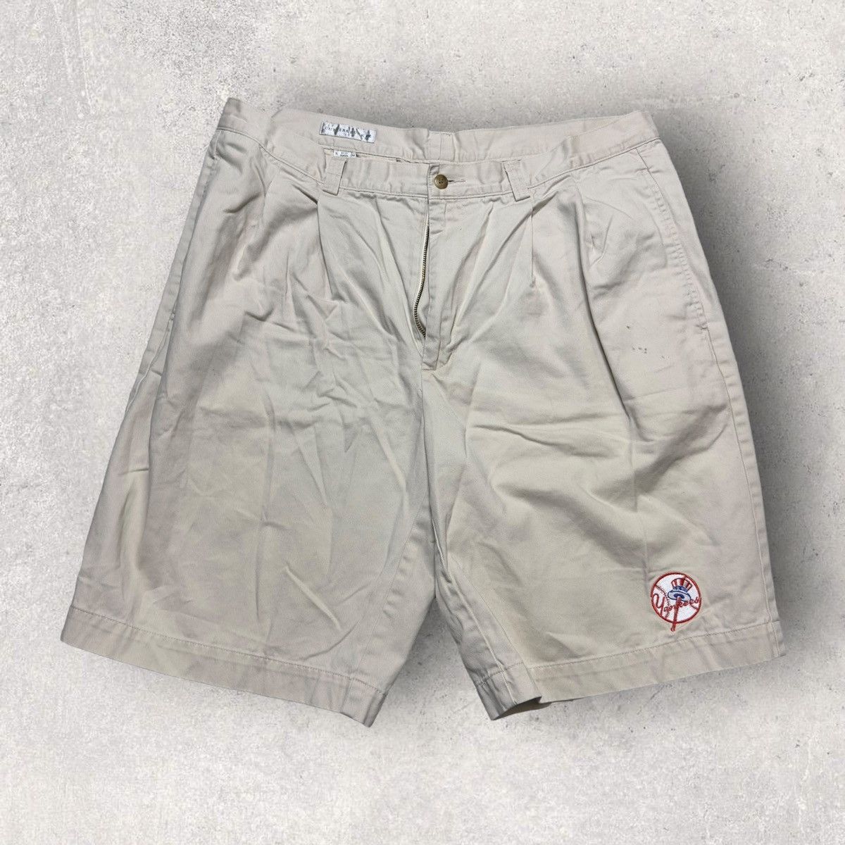 Cutter & Buck × MLB × Vintage Vintage New York Yankees shorts Size US 36 / EU 52 - 1 Thumbnail