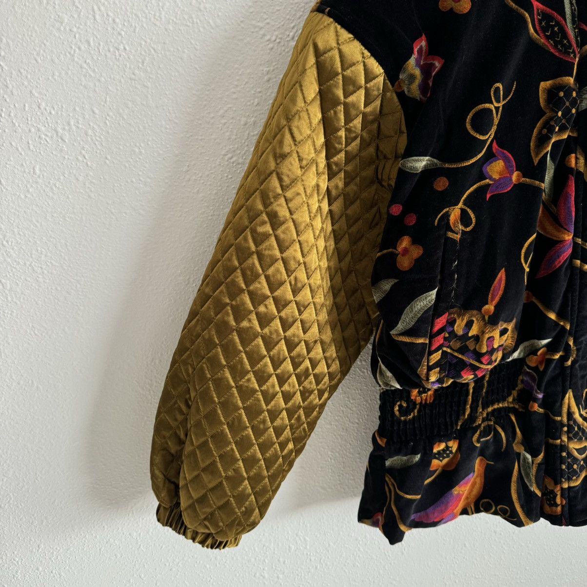London Fog LONDON FOG Vintage Black Gold Velvet Quilted Paisley Jacket Size S / US 4 / IT 40 - 5 Thumbnail