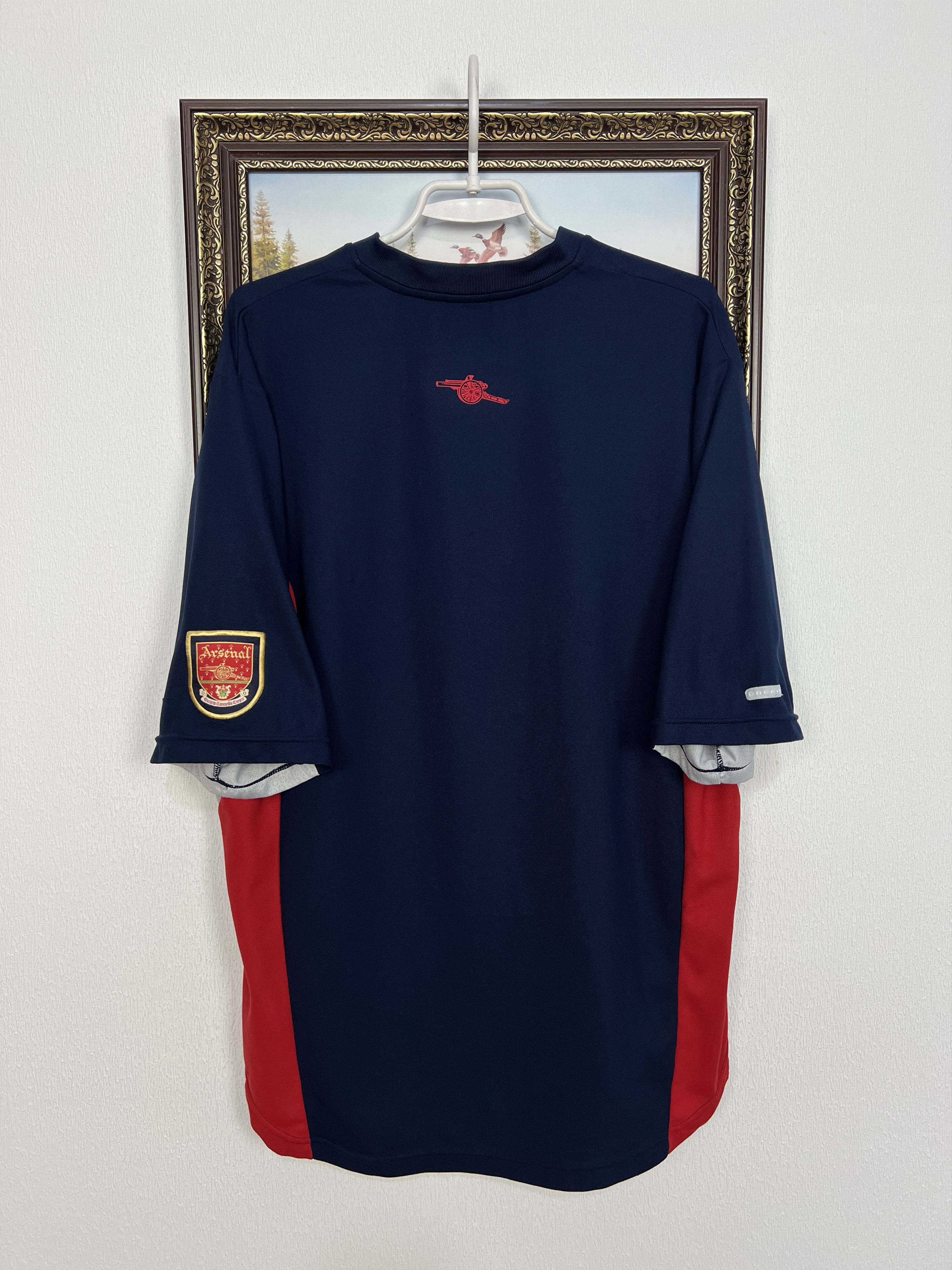 Nike Vintage Arsenal Football Shirt Train Soccer Jersey Gunners Size US L / EU 52-54 / 3 - 9 Thumbnail