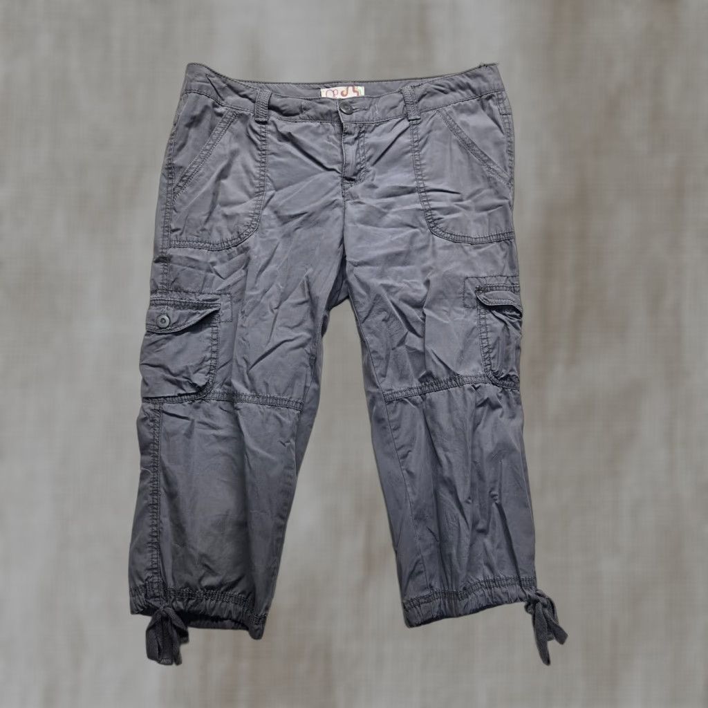 Ocean Pacific OP Ocean Pacific Capris Solid Gray Cropped Pants Women's 7 Tapered Cropped Pants 7 Ladies Gray Ocean Pacific Capris Size 28" / US 6 / IT 42 - 1 Thumbnail