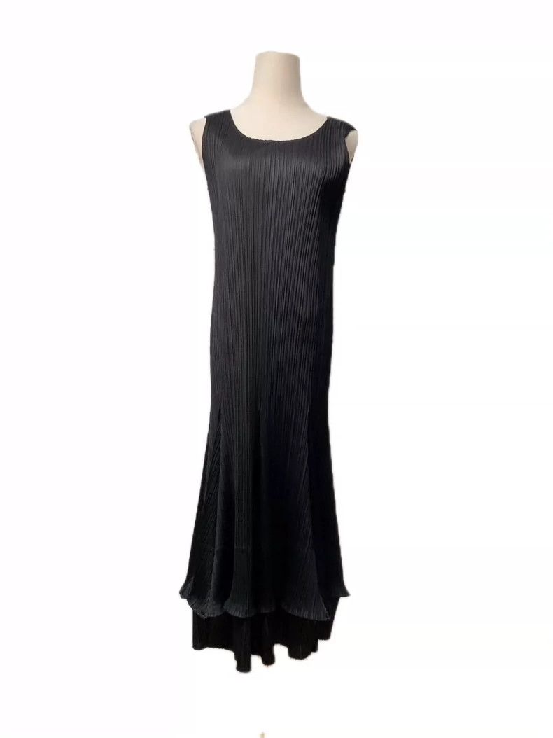 Issey Miyake Issey Miyake size:3 Pleated black dress Size XS / US 0-2 / IT 36-38 - 2 Thumbnail
