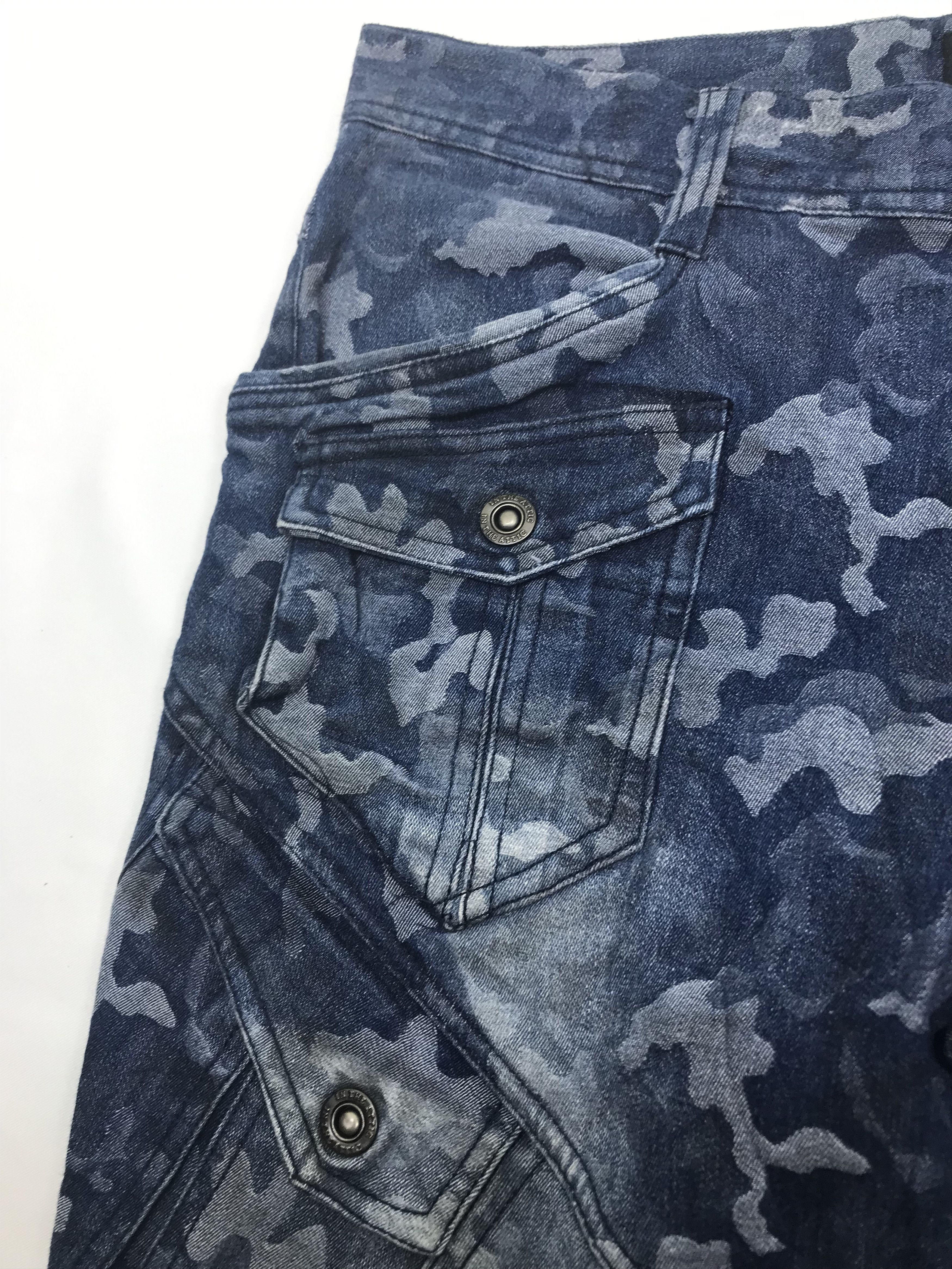 In The Attic Vintage In The Attic Camo Design Multi Pocket Cargo Jeans Size US 34 / EU 50 - 12 Thumbnail