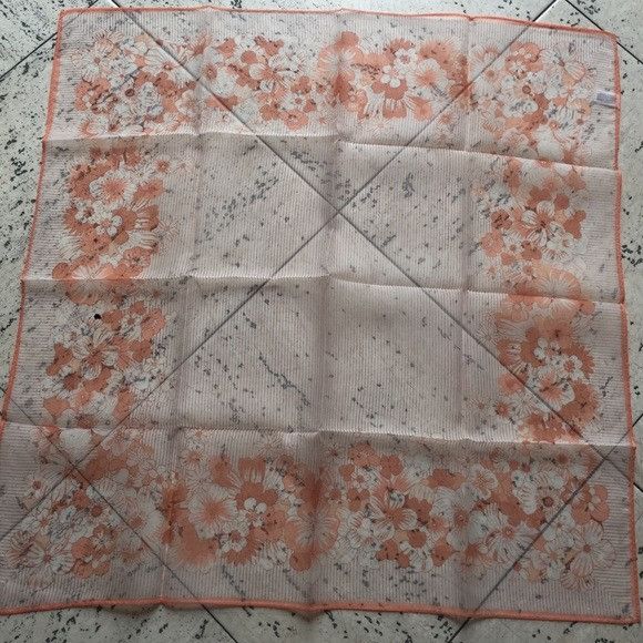 Vintage Vintage Flowered Scarf Handkerchief Size ONE SIZE - 1 Thumbnail