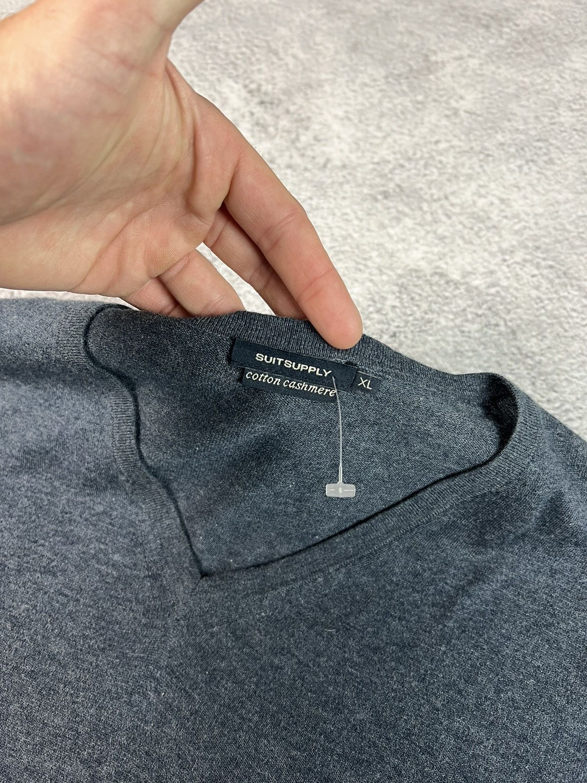 Designer × Suitsupply Suitsupply knit v neck jumper Size US XL / EU 56 / 4 - 9 Thumbnail