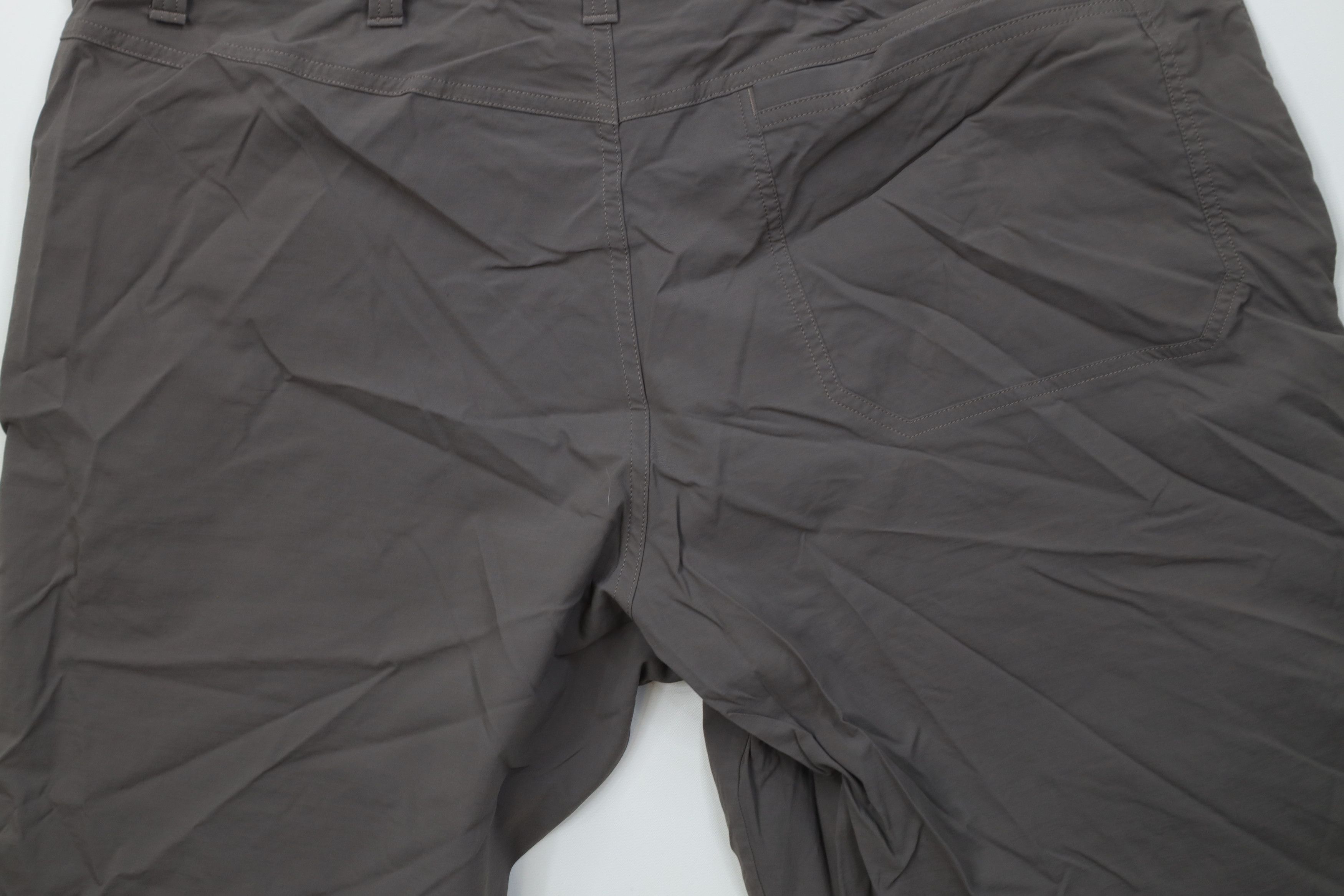 Under Armour Under Armour Fit HeatGear Above Knee Chino Golf Shorts Gray Size US 40 / EU 56 - 13 Thumbnail