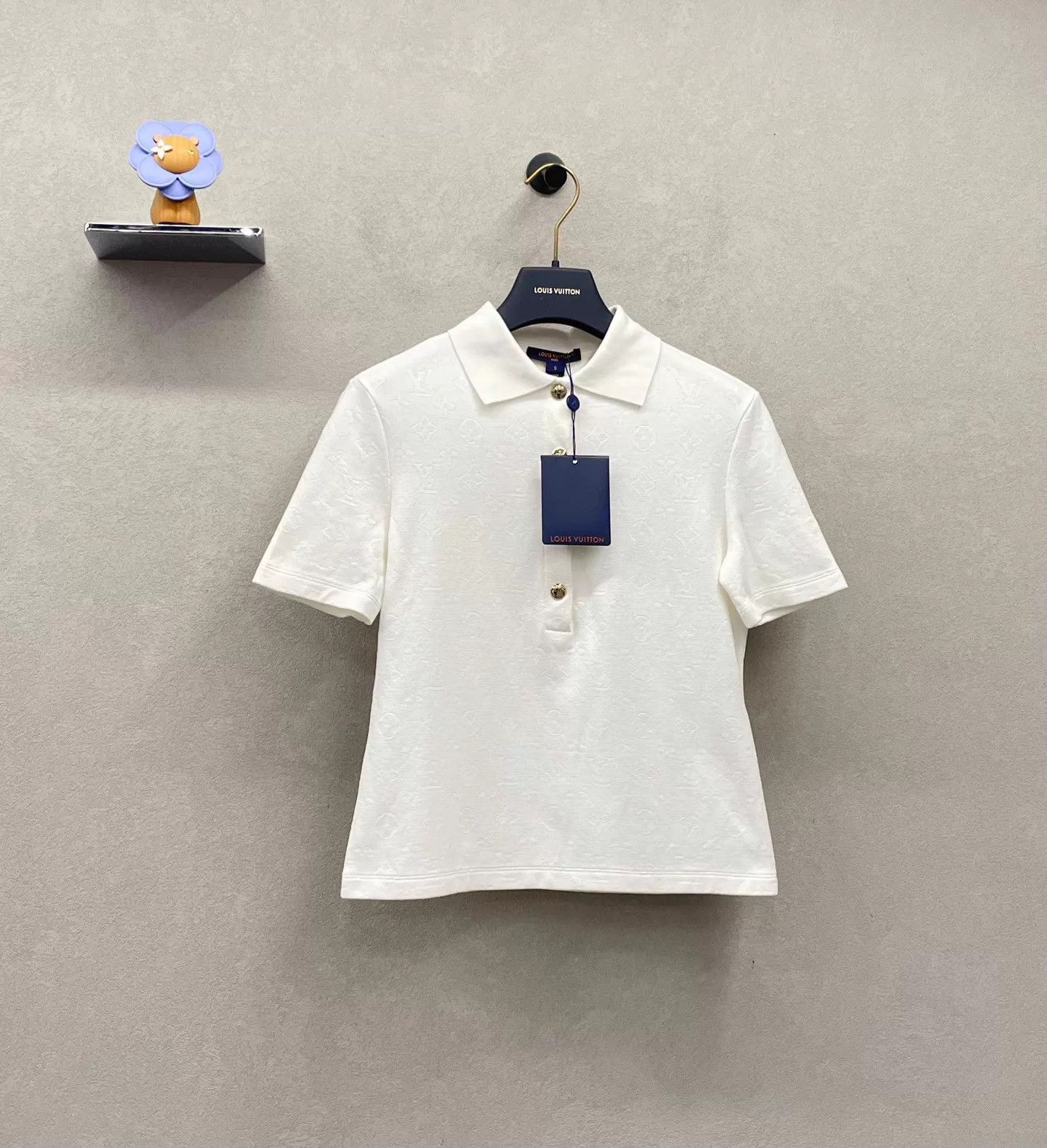 Louis Vuitton LV Women's Short Polo Vertical Buttons Slim Size S / US 4 / IT 40 - 3 Thumbnail