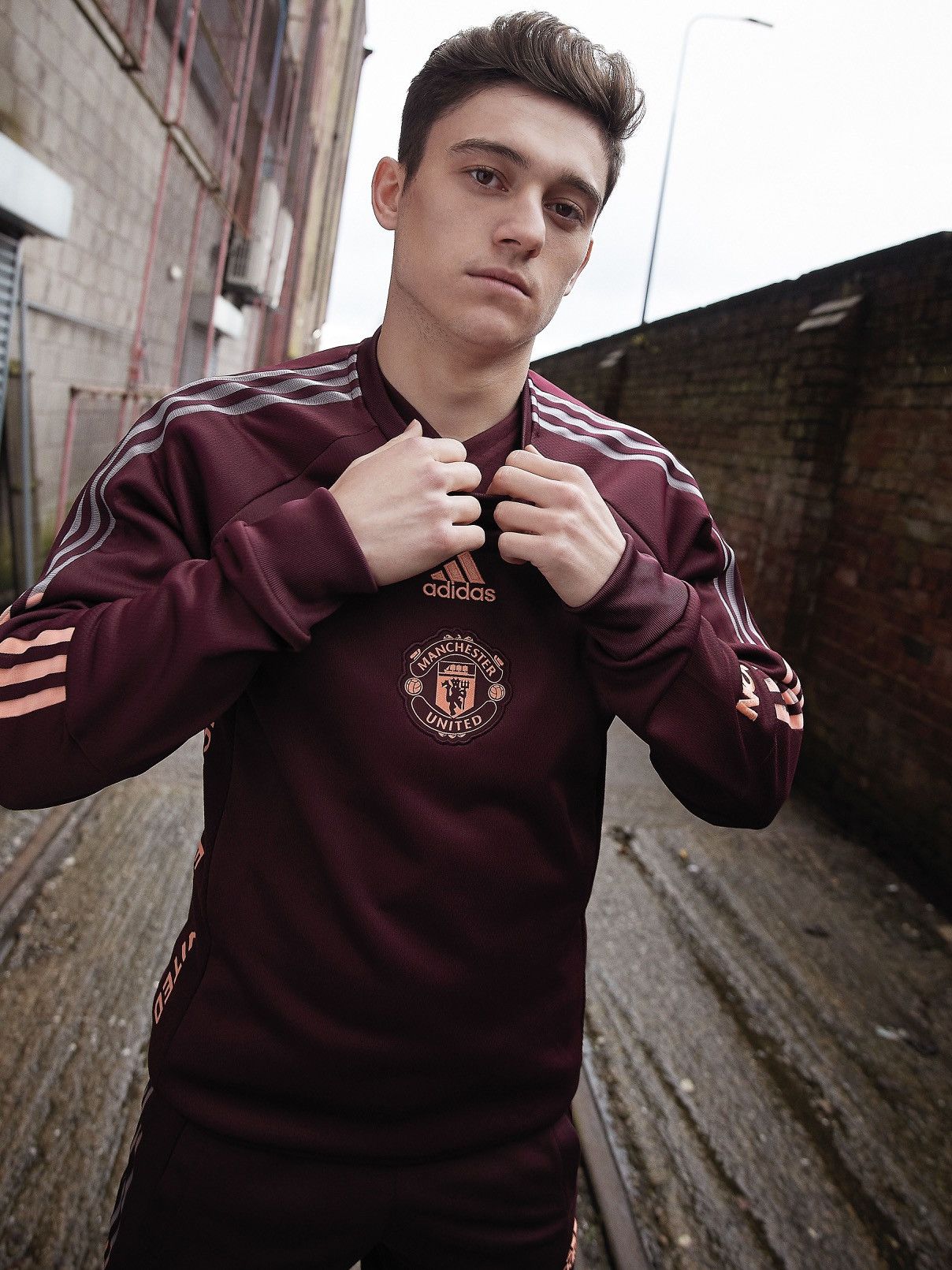 Adidas × Vintage MAN UNITED ADIDAS 2020/2021 FOOTBALL TRAVEL SWEATSHIRT Size US M / EU 48-50 / 2 - 11 Thumbnail