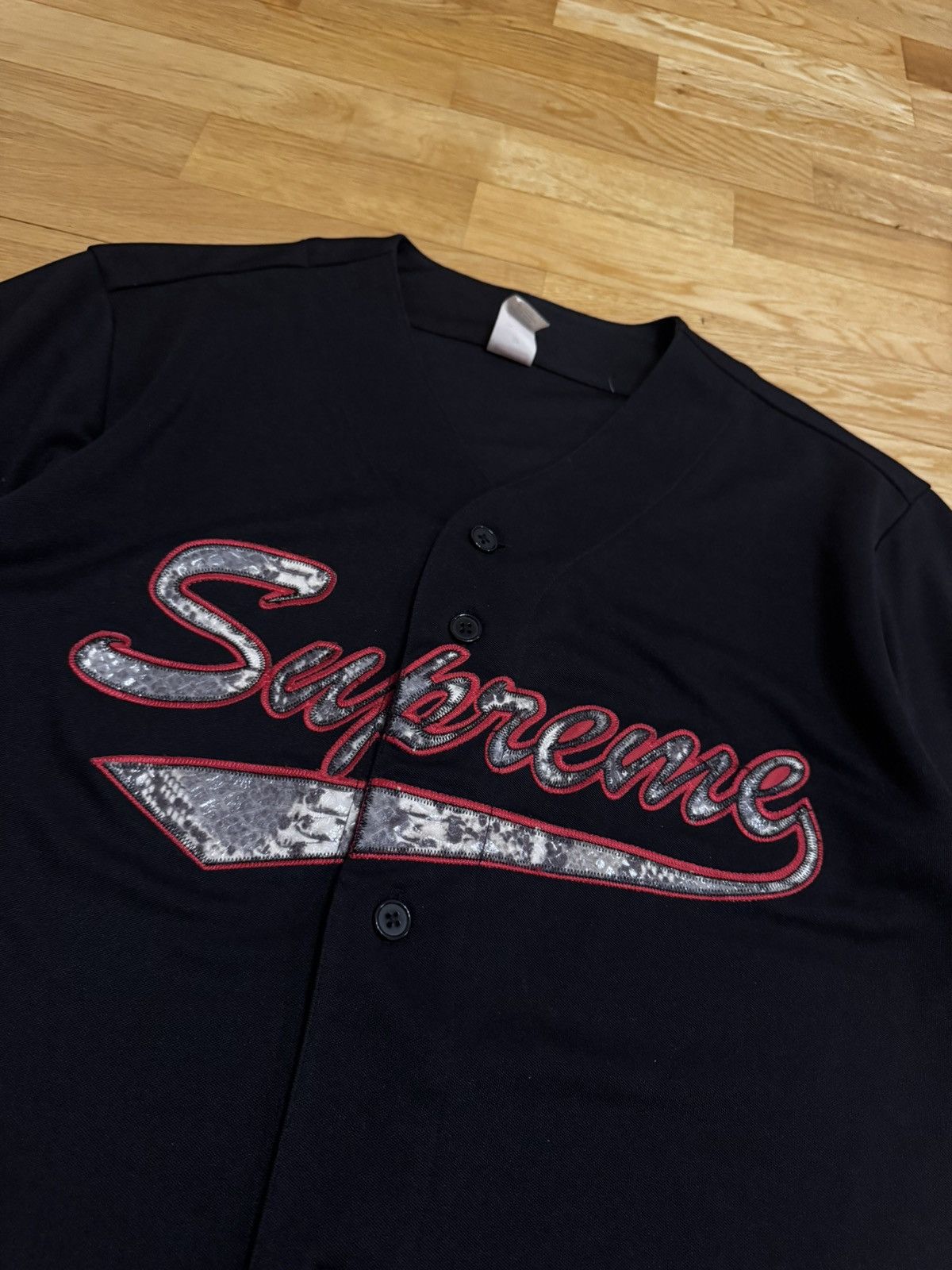 Supreme Supreme F/W 2017 Snake Script Logo Baseball Jersey Size US M / EU 48-50 / 2 - 4 Thumbnail