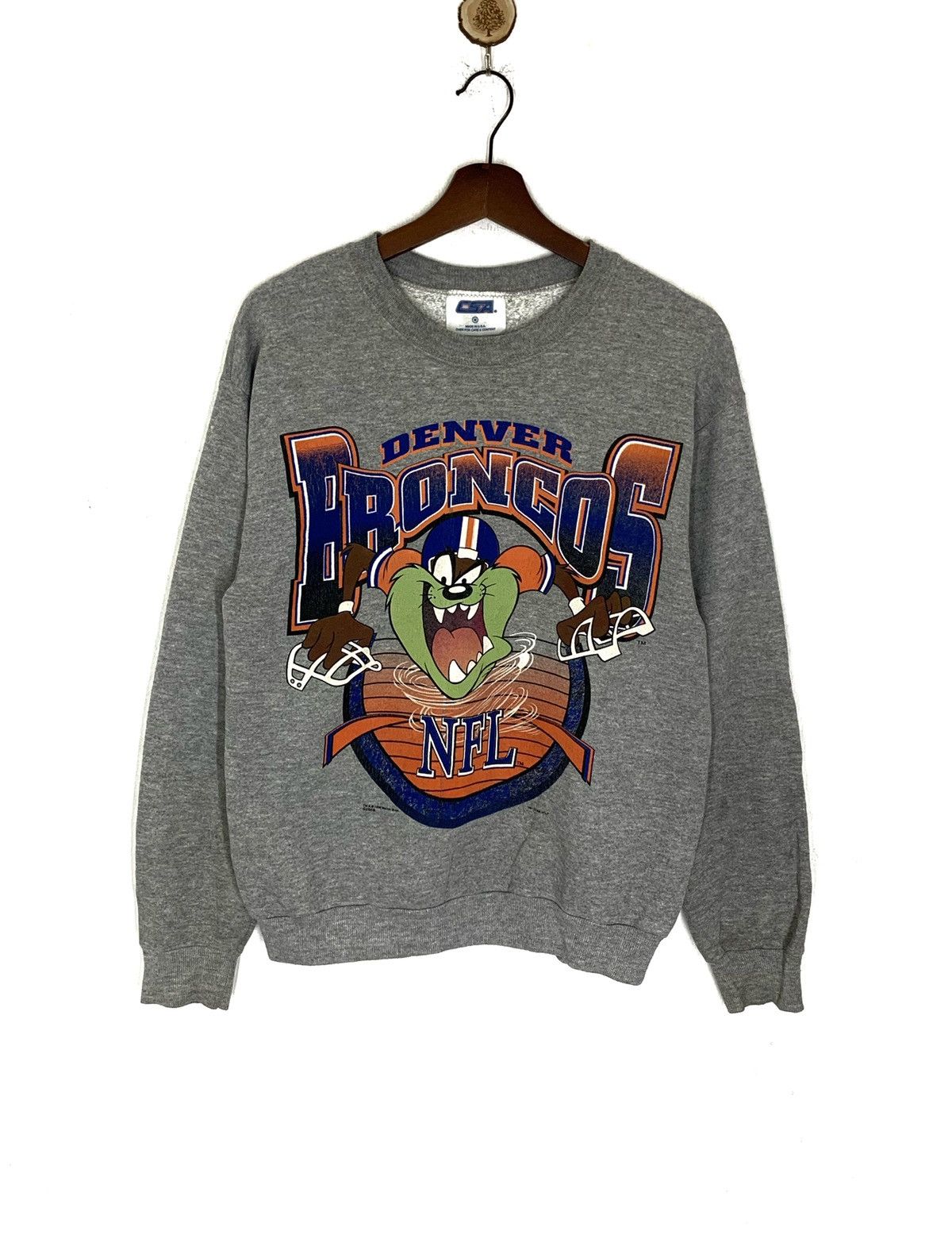 NFL Vintage DENVER BRONCOS Tazmania Warner Bross Size US M / EU 48-50 / 2 - 1 Thumbnail