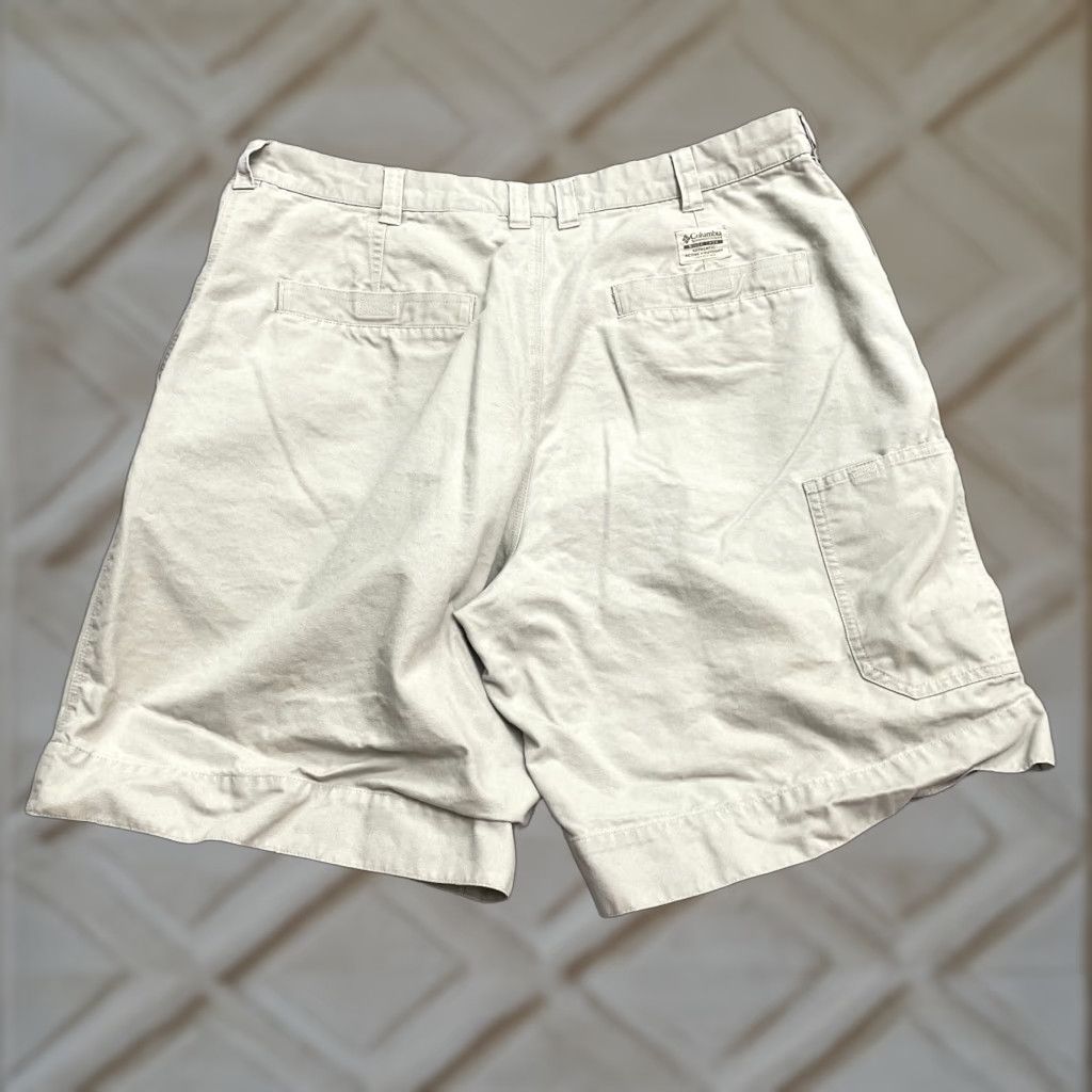 Vintage Columbia Chino Shorts Mens 38 Beige Flat Front 10 Inseam Outdoor Casual Modern Regular Waist 37in Pocket Zipper Snap Button Canvas Cotton Size US 38 / EU 54 - 1 Thumbnail