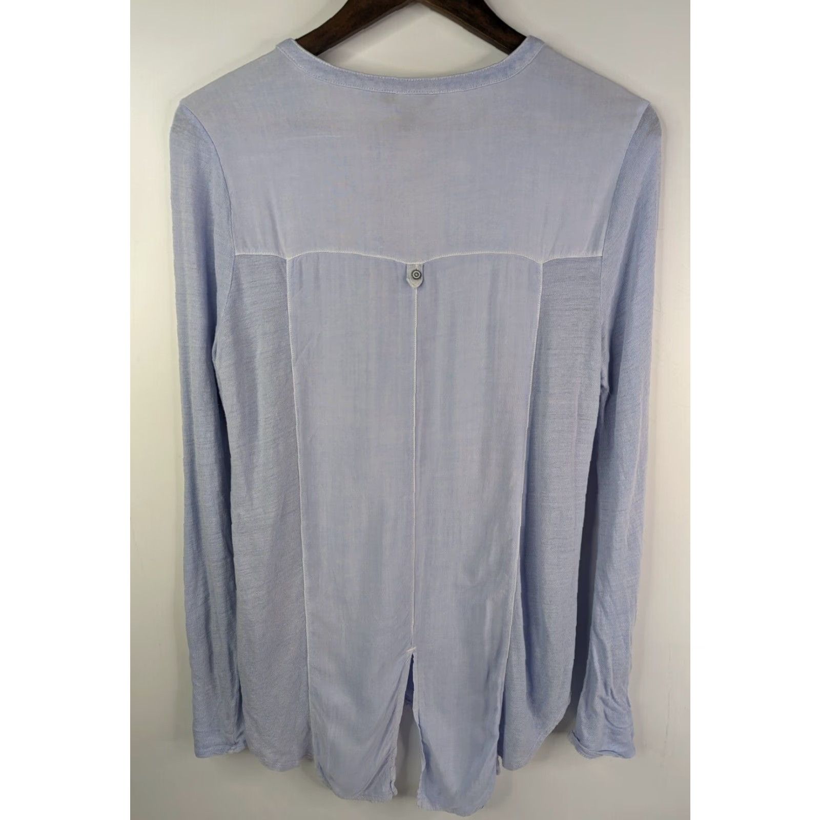 Lucky Brand Lucky Brand Light Blue Long Sleeve Henley Top Shirt Linen BOHO Top Womens Medium Shirts Womens M Blue Solid Casual Button-Up Henley Neck Collared Size M / US 6-8 / IT 42-44 - 6 Thumbnail