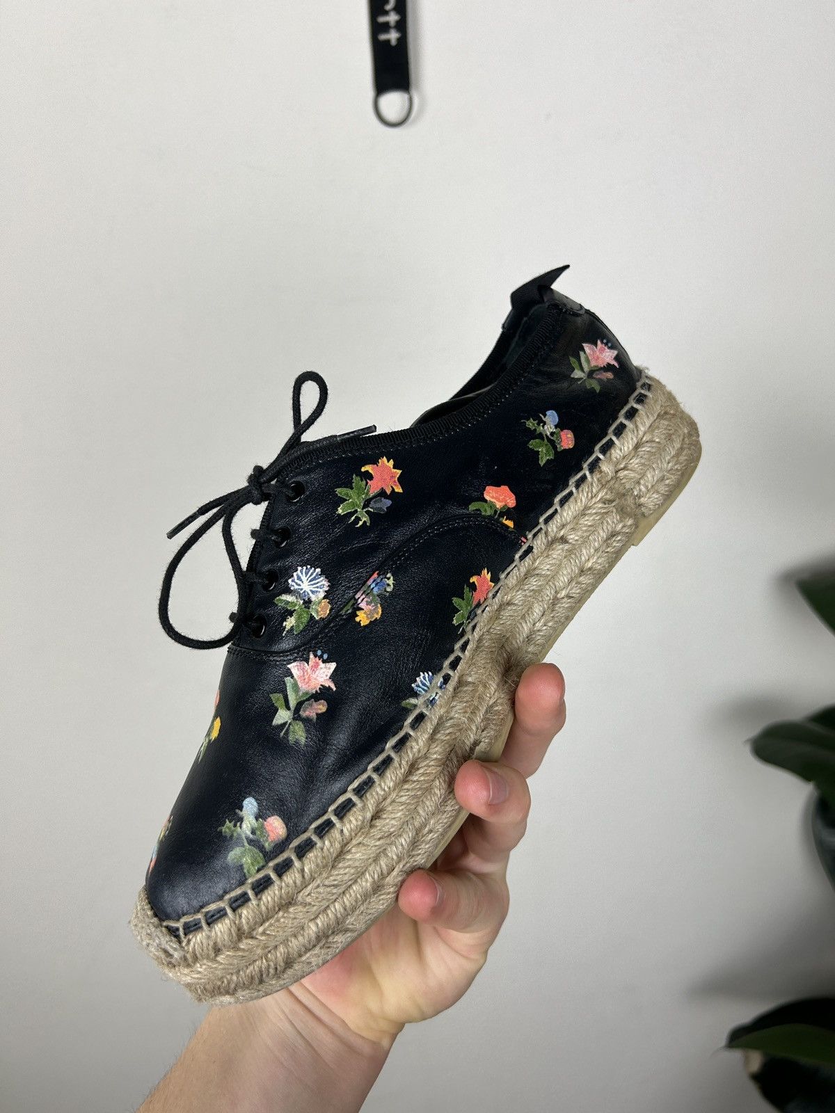 Saint Laurent Paris Saint Laurent Paris Black Floral Leather Oxford Espadrille Size US 9 / IT 39 - 9 Thumbnail