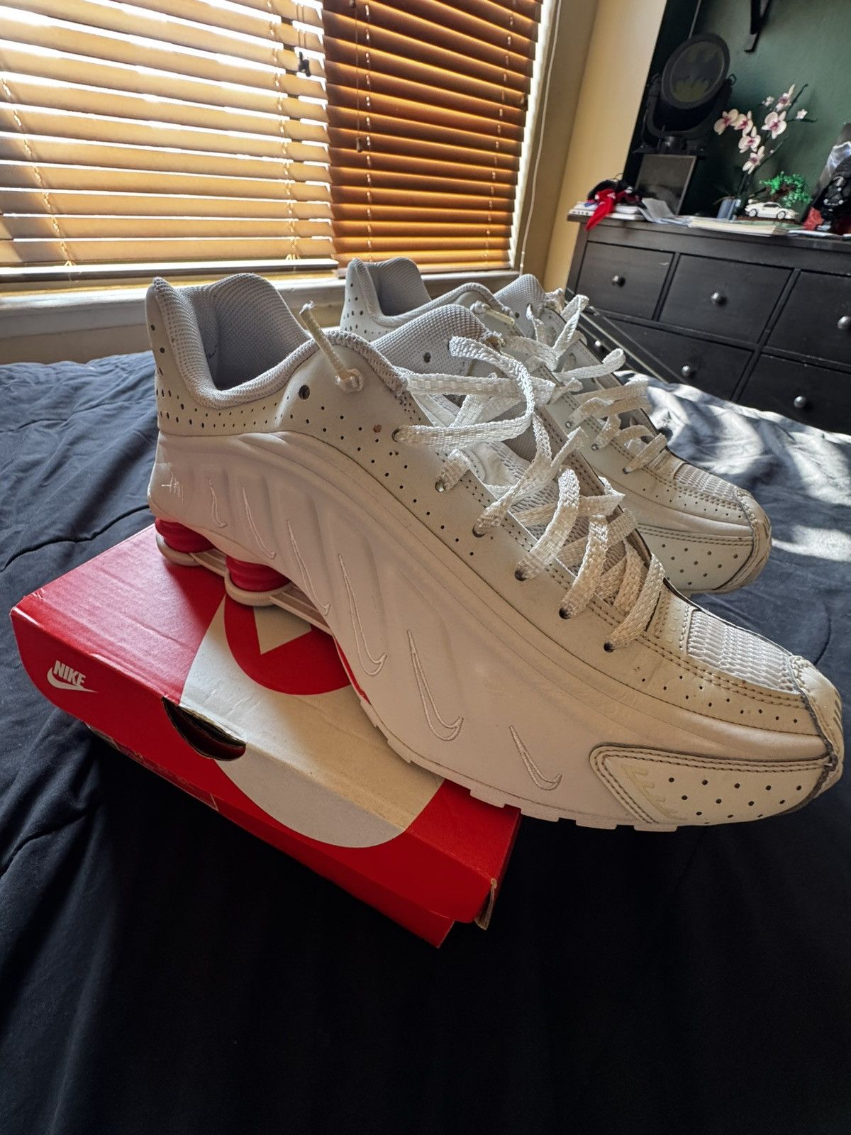 Nike Nike Shox R4 Neymar Jr Size US 10.5 / EU 43-44 - 1 Thumbnail