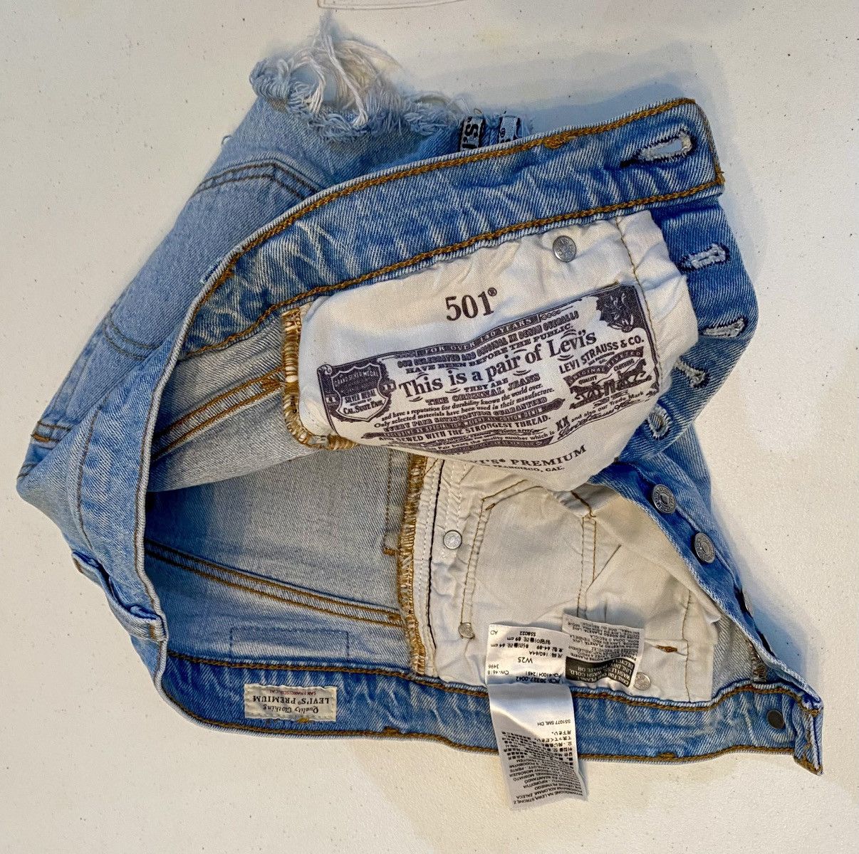 Levi's Levi's Spellout Logo Side Ribbon 501 High Rise Cut Offs 25 Size 25" / US 0 / IT 36 - 2 Thumbnail