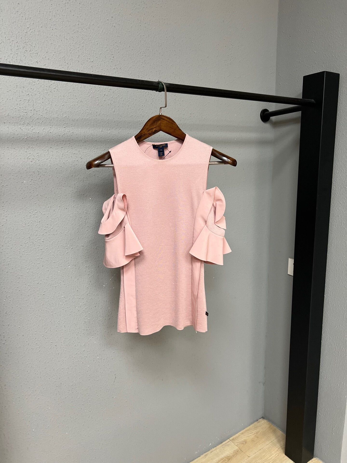 Louis Vuitton pink louis vuitton ruffled sleeve dress Size M / US 6-8 / IT 42-44 - 1 Thumbnail