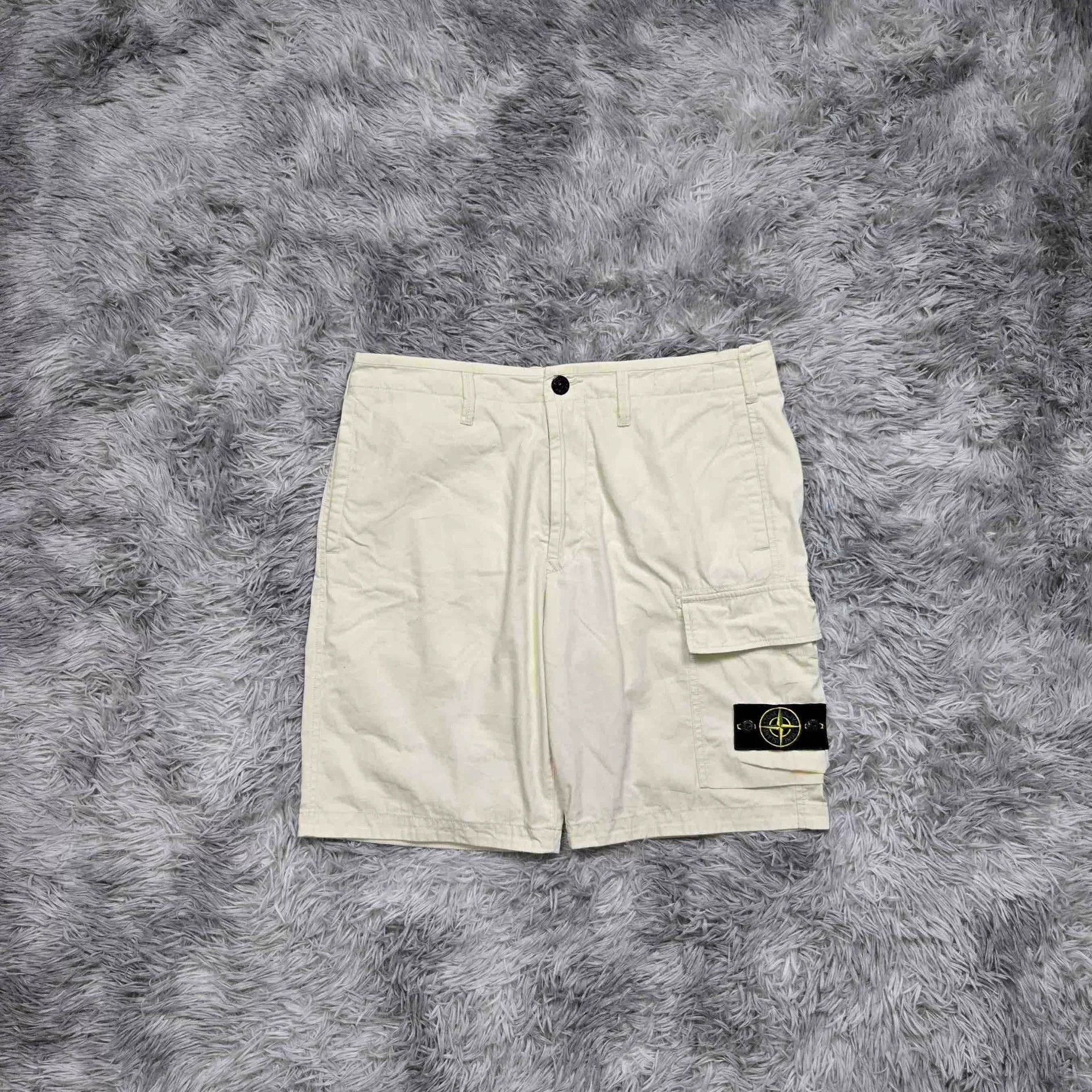 Stone Island Stone Island Yellow Shorts Designer Size US 30 / EU 46 - 1 Thumbnail