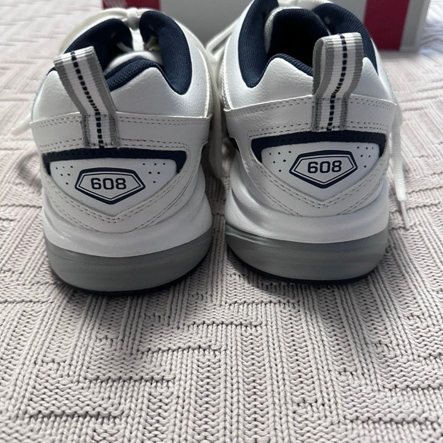 New Balance New Balance white extra wide sneaker tennis shoes sz 11 NIB Size US 11 / EU 44 - 4 Thumbnail