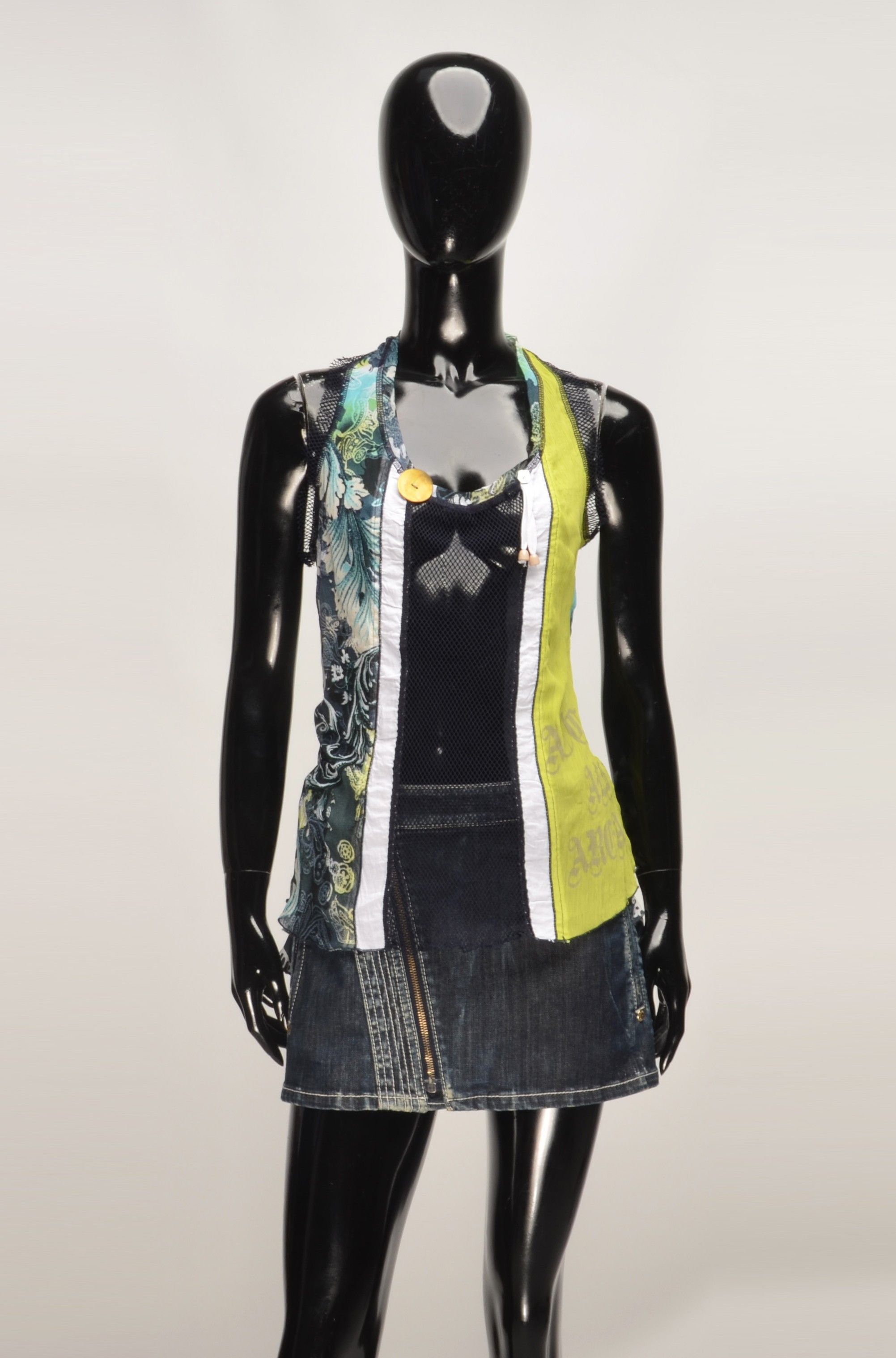 Vintage Vintage Italian Y2K Grunge Patchwork Mesh Tank Top Size L / US 10 / IT 46 - 1 Thumbnail