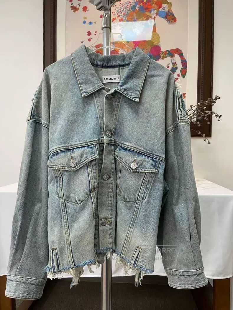Balenciaga Balenciaga Oversized Patchwork Distressed Denim Jacket Size S / US 4 / IT 40 - 1 Thumbnail