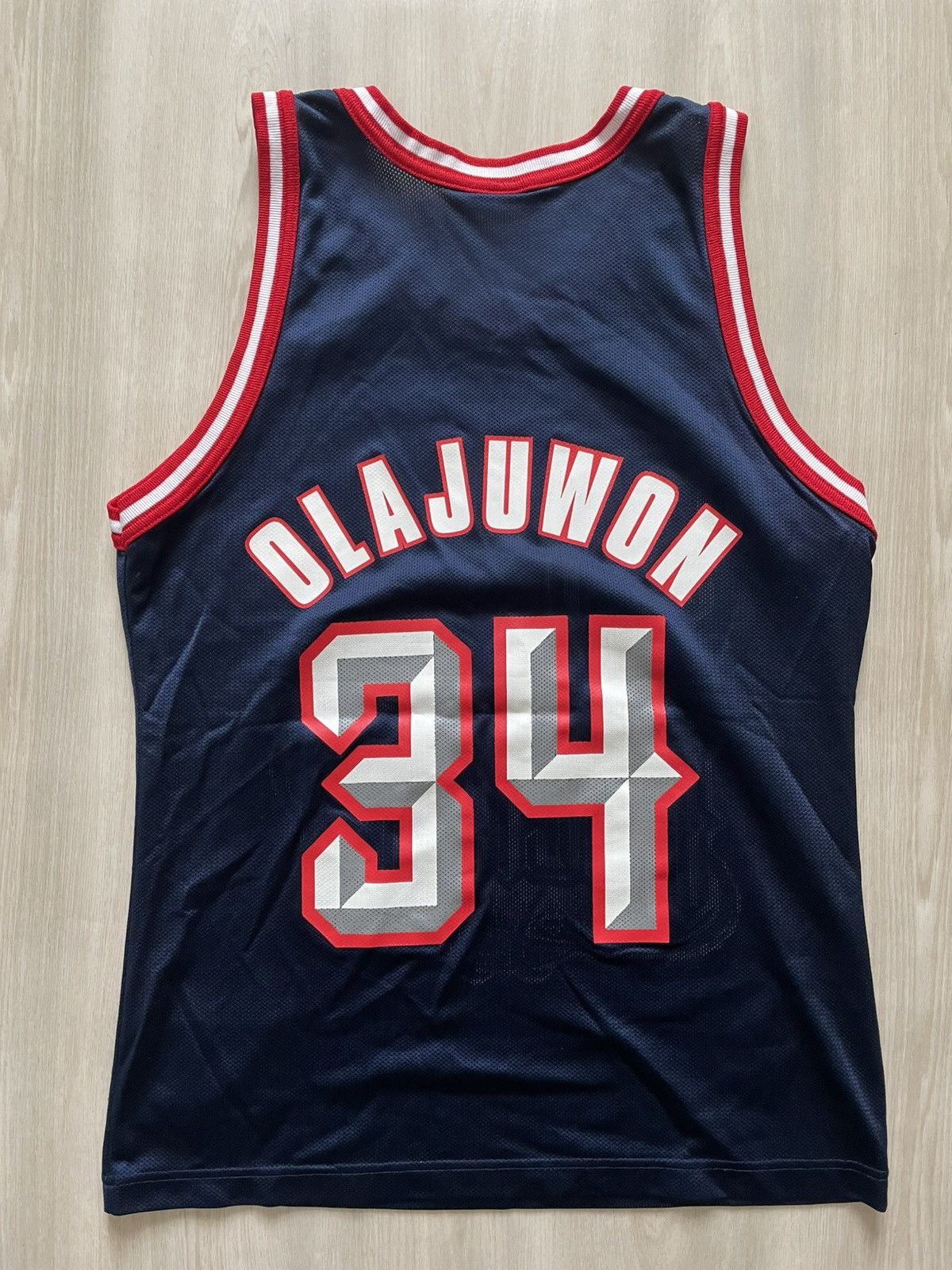 Champion × Vintage Vintage Houston Rockets Hakeem Olajuwon Champion #34Size 40 Size US M / EU 48-50 / 2 - 4 Thumbnail