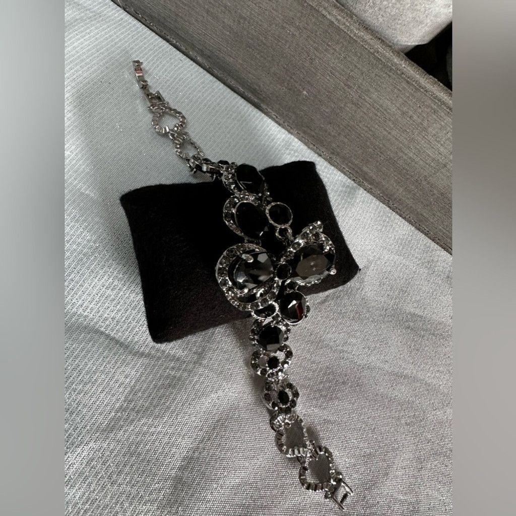 Vintage high end Silver Bracelet with black Crystals&rhinestones Size ONE SIZE - 3 Thumbnail