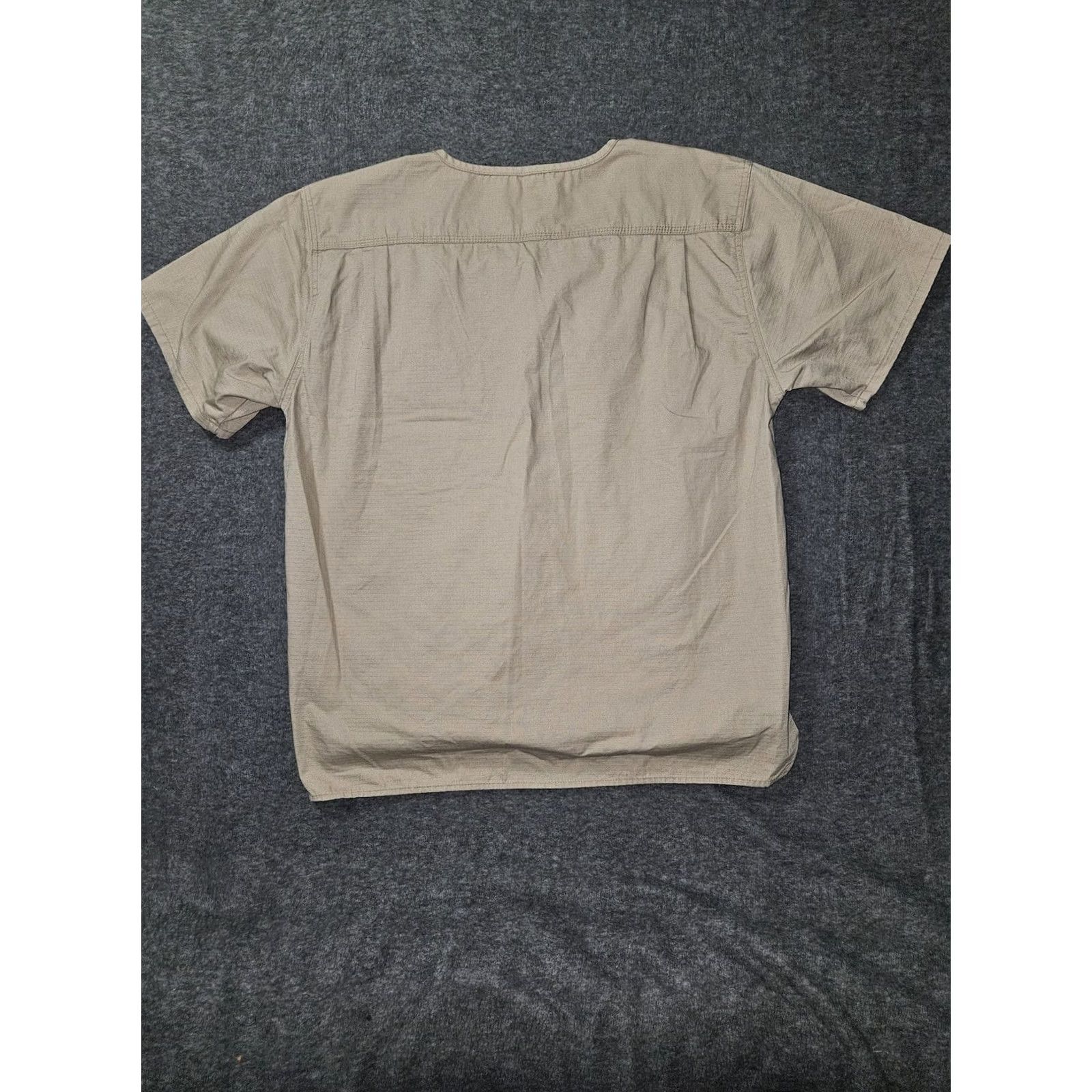 Carhartt Carhartt Shirt Mens L V-Neck Utility Ripstop Short Sleeve Pocket Workwear Beige Khaki 55% Cotton 45% Polyester Regular Fit Size US L / EU 52-54 / 3 - 6 Thumbnail