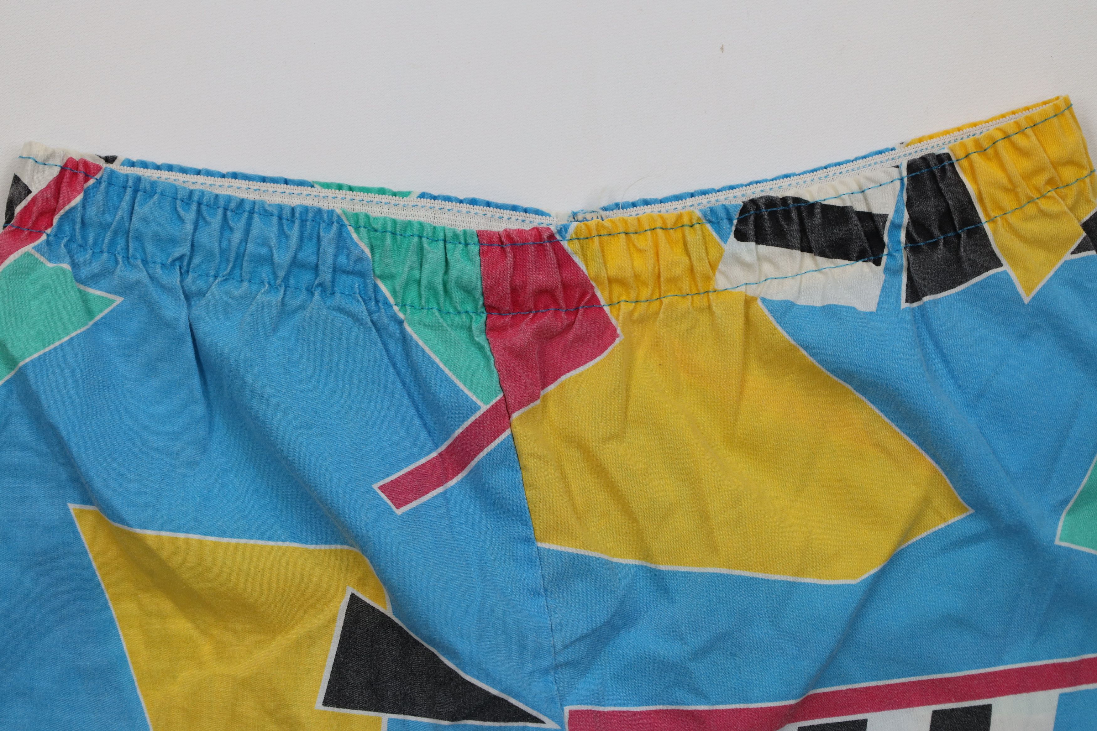Vintage Vintage 80s 90s Streetwear Abstract Surf Surfing Shorts USA Size US 32 / EU 48 - 2 Thumbnail